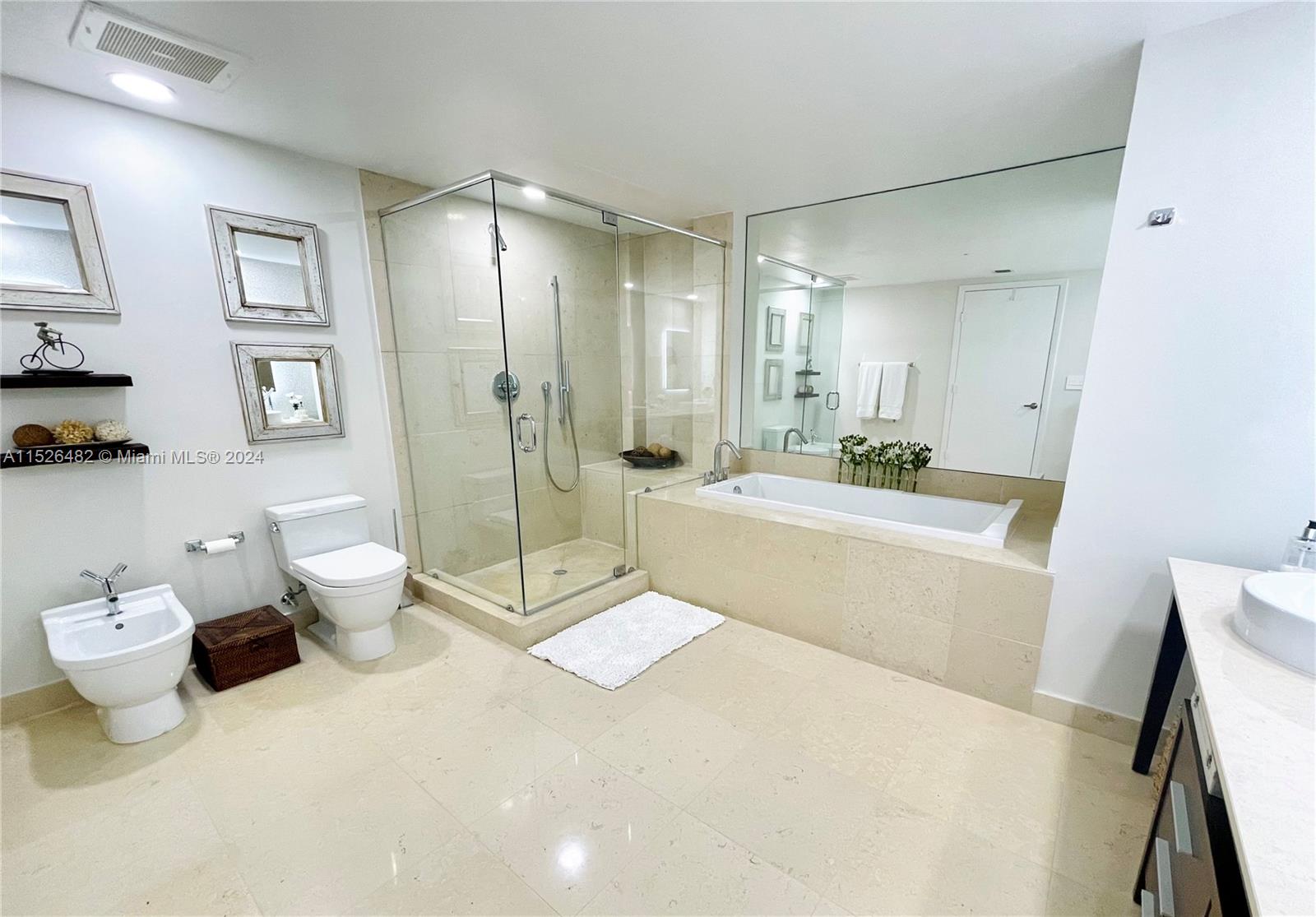 495 Brickell Ave 1201, Miami, Florida 33131, 3 Bedrooms Bedrooms, ,2 BathroomsBathrooms,Residentiallease,For Rent,495 Brickell Ave 1201,A11526482