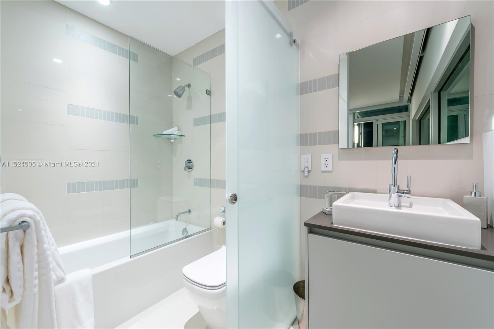 440 S Hibiscus Dr, Miami Beach, Florida 33139, 5 Bedrooms Bedrooms, ,5 BathroomsBathrooms,Residentiallease,For Rent,440 S Hibiscus Dr,A11524505