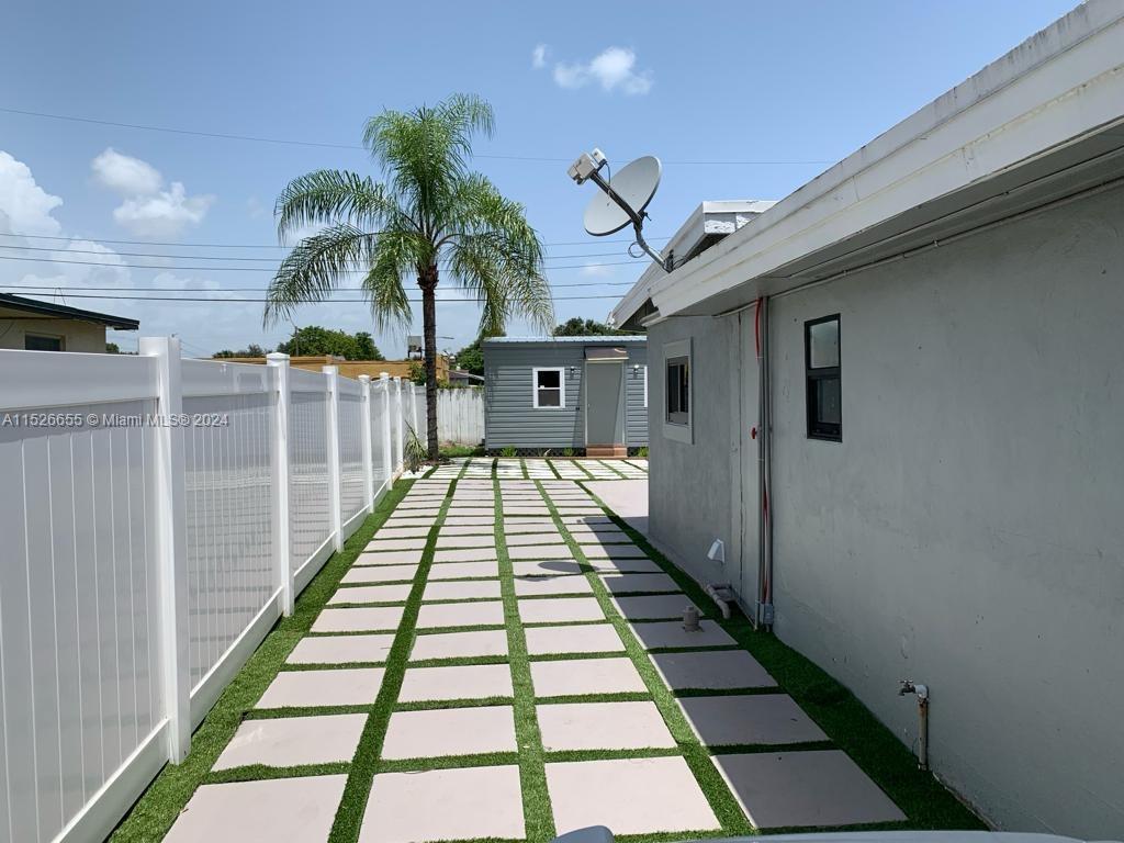 6321  Lincoln St #1 For Sale A11526655, FL