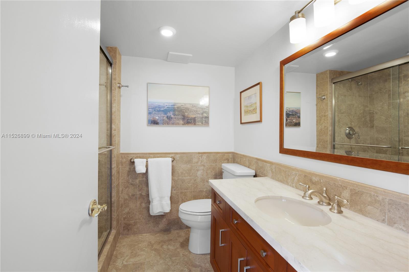 Bathroom in 2nd Bedroom