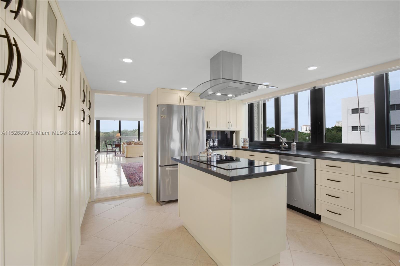 700 Coral Way 3, Coral Gables, Florida 33134, 3 Bedrooms Bedrooms, ,3 BathroomsBathrooms,Residential,For Sale,700 Coral Way 3,A11526899