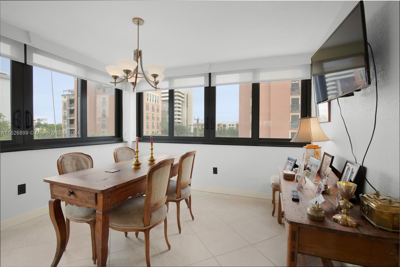 700 Coral Way 3, Coral Gables, Florida 33134, 3 Bedrooms Bedrooms, ,3 BathroomsBathrooms,Residential,For Sale,700 Coral Way 3,A11526899