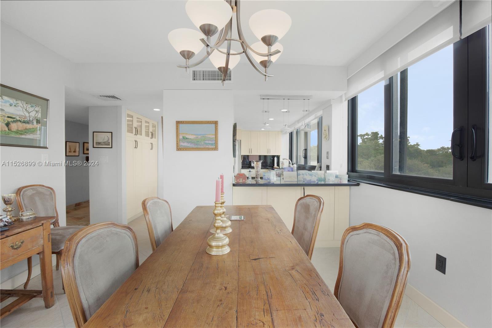 700 Coral Way 3, Coral Gables, Florida 33134, 3 Bedrooms Bedrooms, ,3 BathroomsBathrooms,Residential,For Sale,700 Coral Way 3,A11526899
