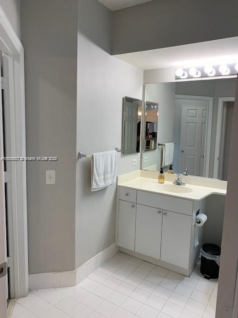 17150 N Bay Rd 2104, Sunny Isles Beach, Florida 33160, 2 Bedrooms Bedrooms, ,2 BathroomsBathrooms,Residential,For Sale,17150 N Bay Rd 2104,A11526927