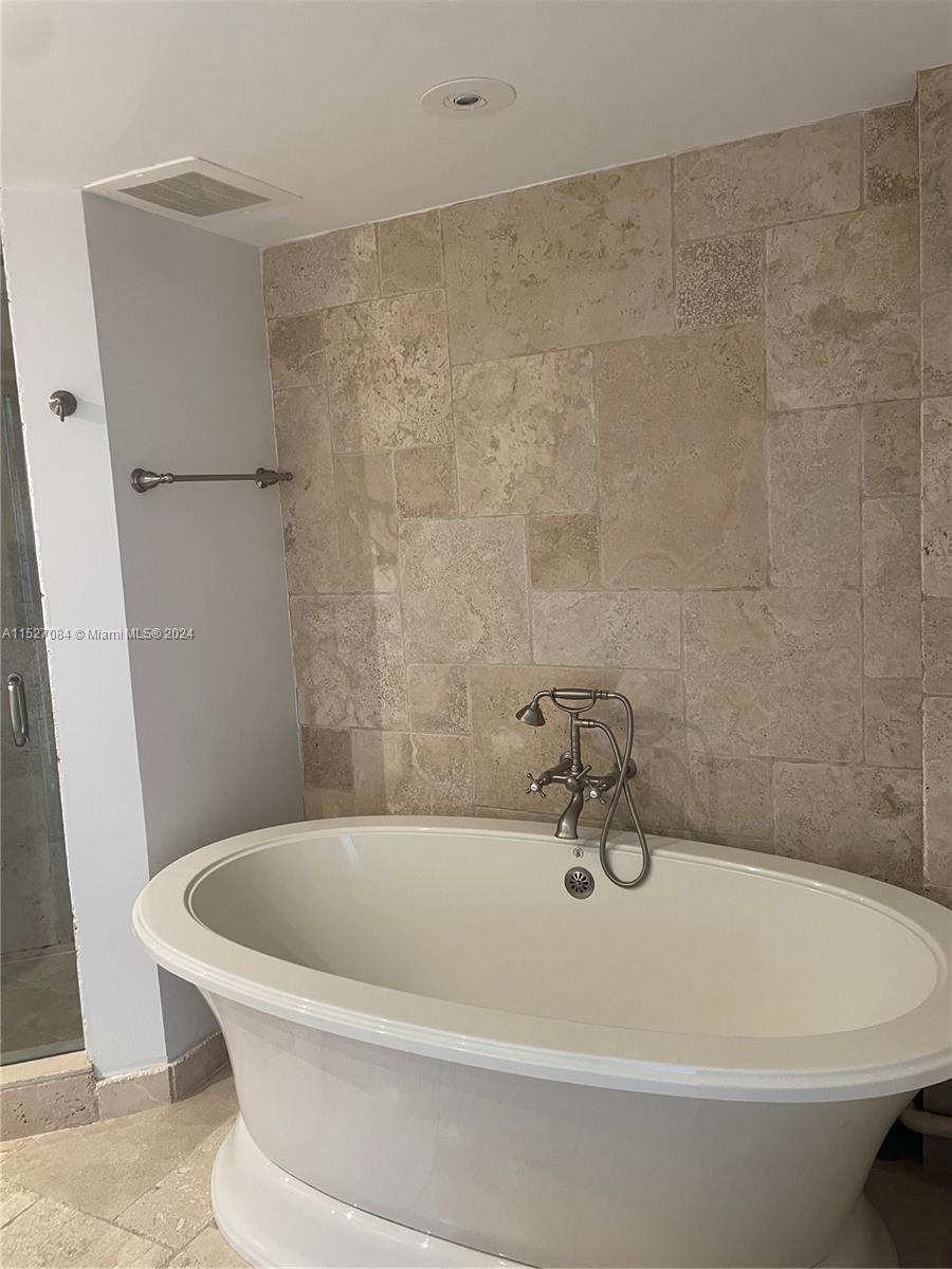 333 Las Olas Way 2501, Fort Lauderdale, Florida 33301, 2 Bedrooms Bedrooms, ,2 BathroomsBathrooms,Residential,For Sale,333 Las Olas Way 2501,A11527084