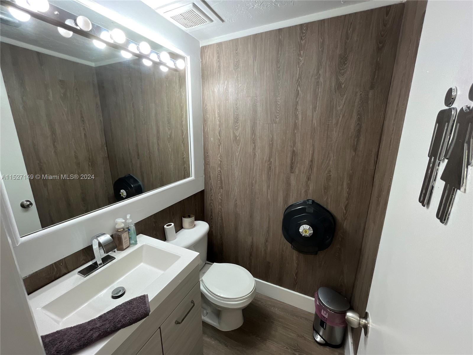 4121 NW 25th St, Miami, Florida 33142, ,Commercialsale,For Sale,4121 NW 25th St,A11527149