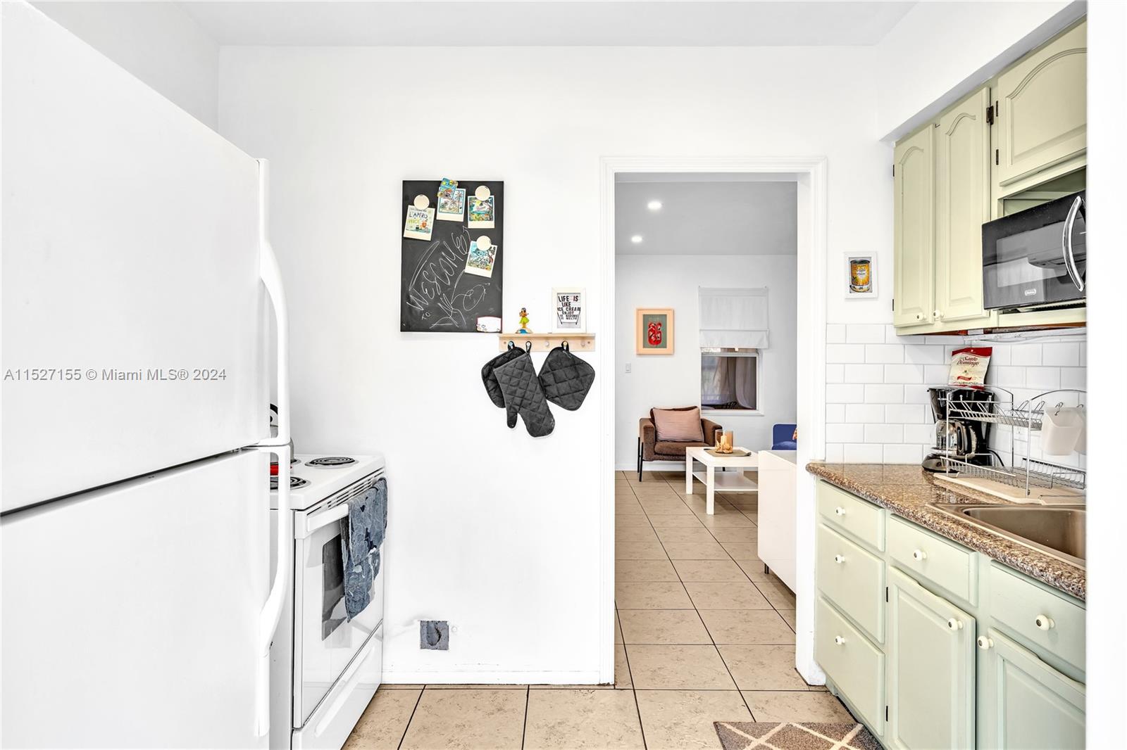 1220 NE 128th St, North Miami, Florida 33161, 2 Bedrooms Bedrooms, ,1 BathroomBathrooms,Residential,For Sale,1220 NE 128th St,A11527155