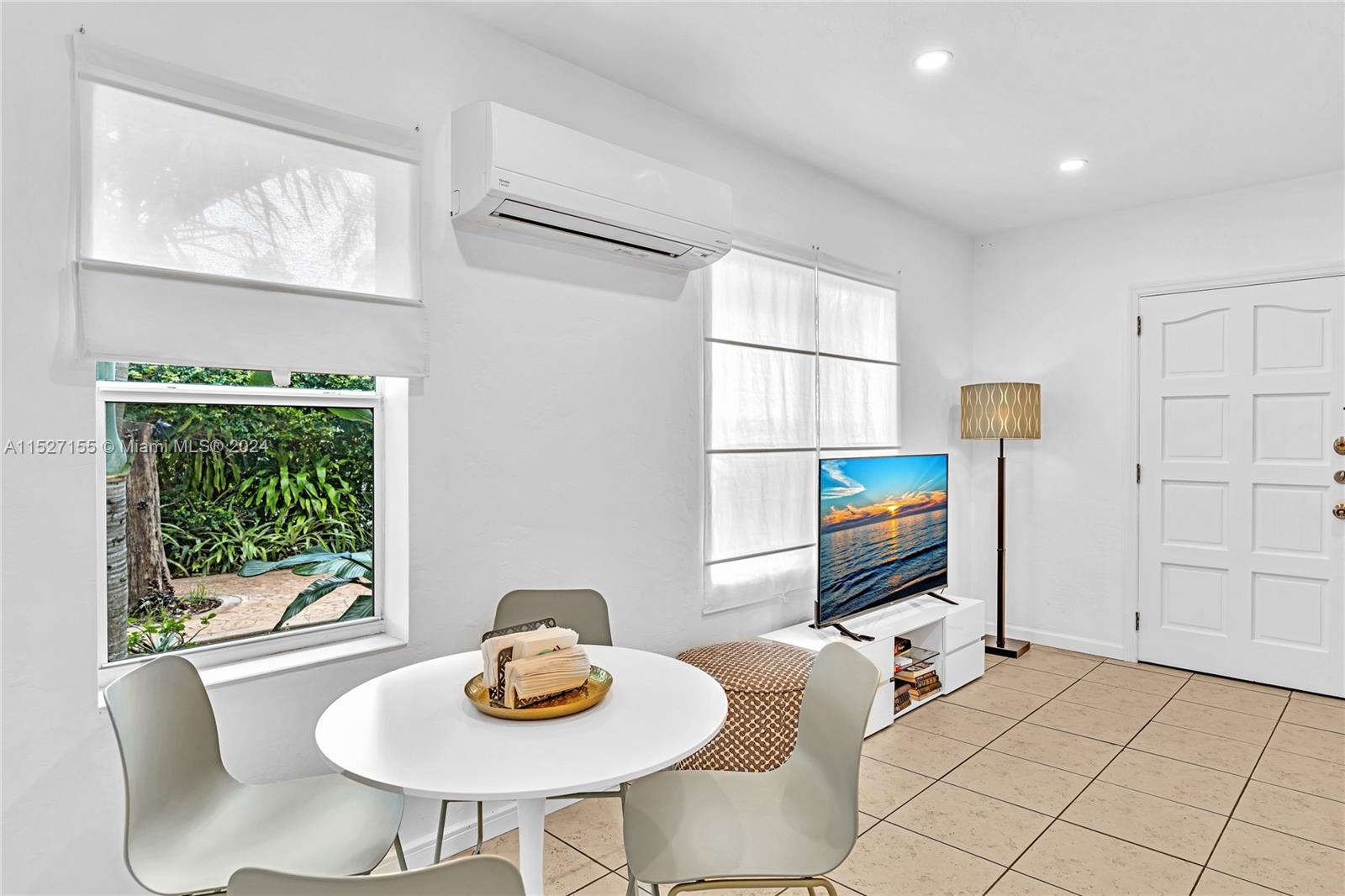 1220 NE 128th St, North Miami, Florida 33161, 2 Bedrooms Bedrooms, ,1 BathroomBathrooms,Residential,For Sale,1220 NE 128th St,A11527155