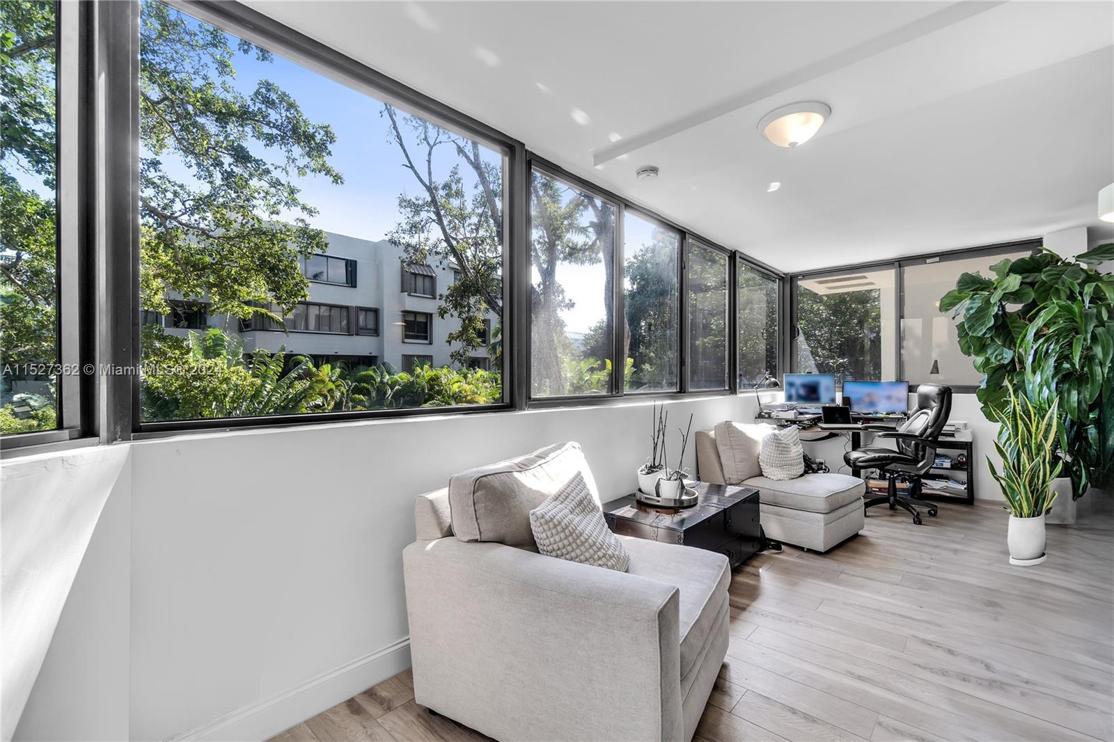 121 Crandon Blvd 256, Key Biscayne, Florida 33149, 3 Bedrooms Bedrooms, ,2 BathroomsBathrooms,Residential,For Sale,121 Crandon Blvd 256,A11527362