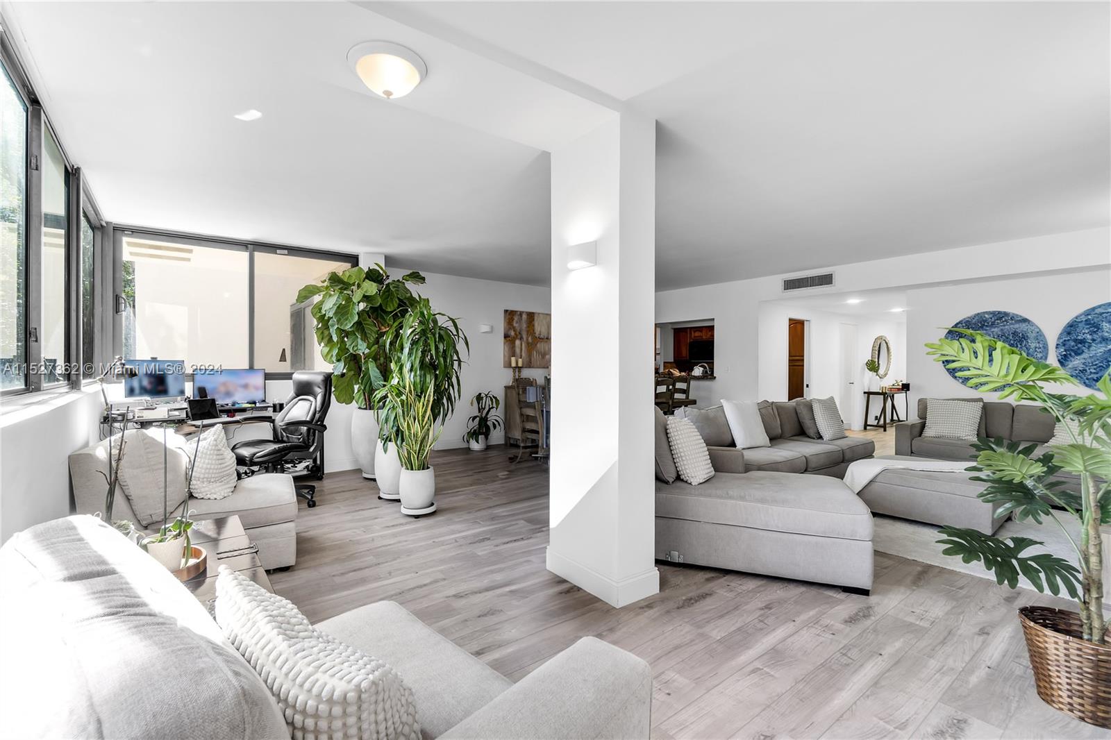 121 Crandon Blvd 256, Key Biscayne, Florida 33149, 3 Bedrooms Bedrooms, ,2 BathroomsBathrooms,Residential,For Sale,121 Crandon Blvd 256,A11527362