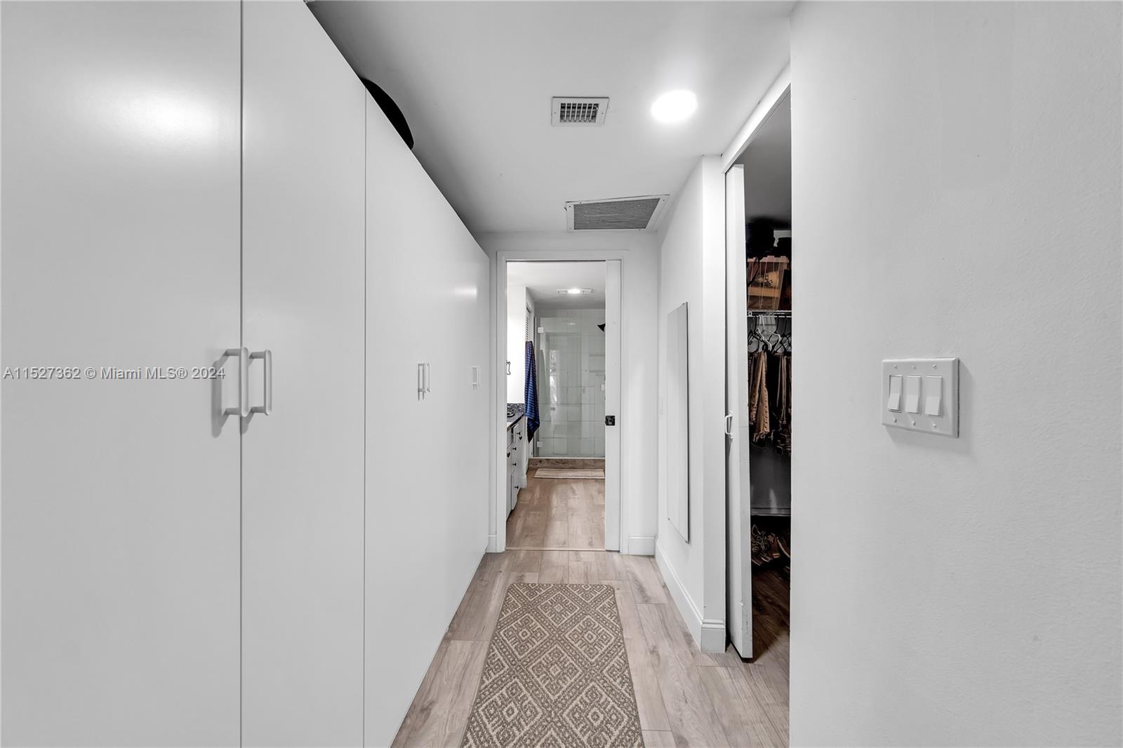 121 Crandon Blvd 256, Key Biscayne, Florida 33149, 3 Bedrooms Bedrooms, ,2 BathroomsBathrooms,Residential,For Sale,121 Crandon Blvd 256,A11527362