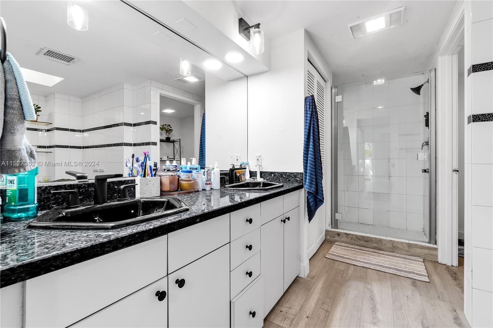 121 Crandon Blvd 256, Key Biscayne, Florida 33149, 3 Bedrooms Bedrooms, ,2 BathroomsBathrooms,Residential,For Sale,121 Crandon Blvd 256,A11527362