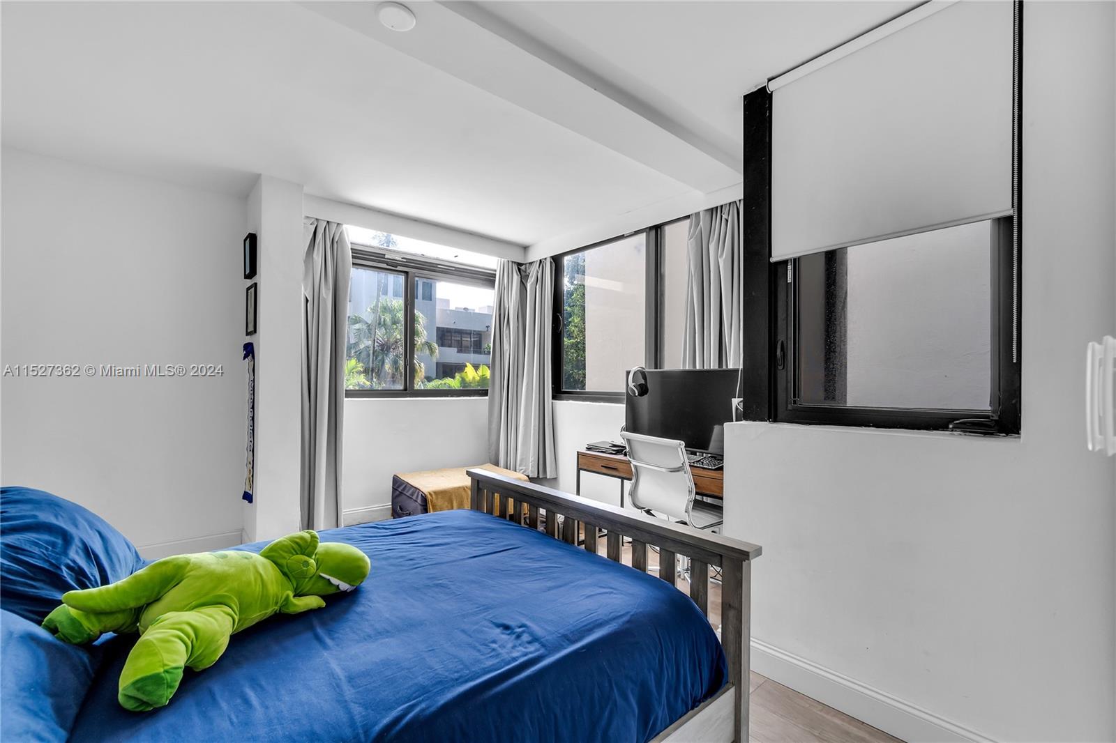 121 Crandon Blvd 256, Key Biscayne, Florida 33149, 3 Bedrooms Bedrooms, ,2 BathroomsBathrooms,Residential,For Sale,121 Crandon Blvd 256,A11527362