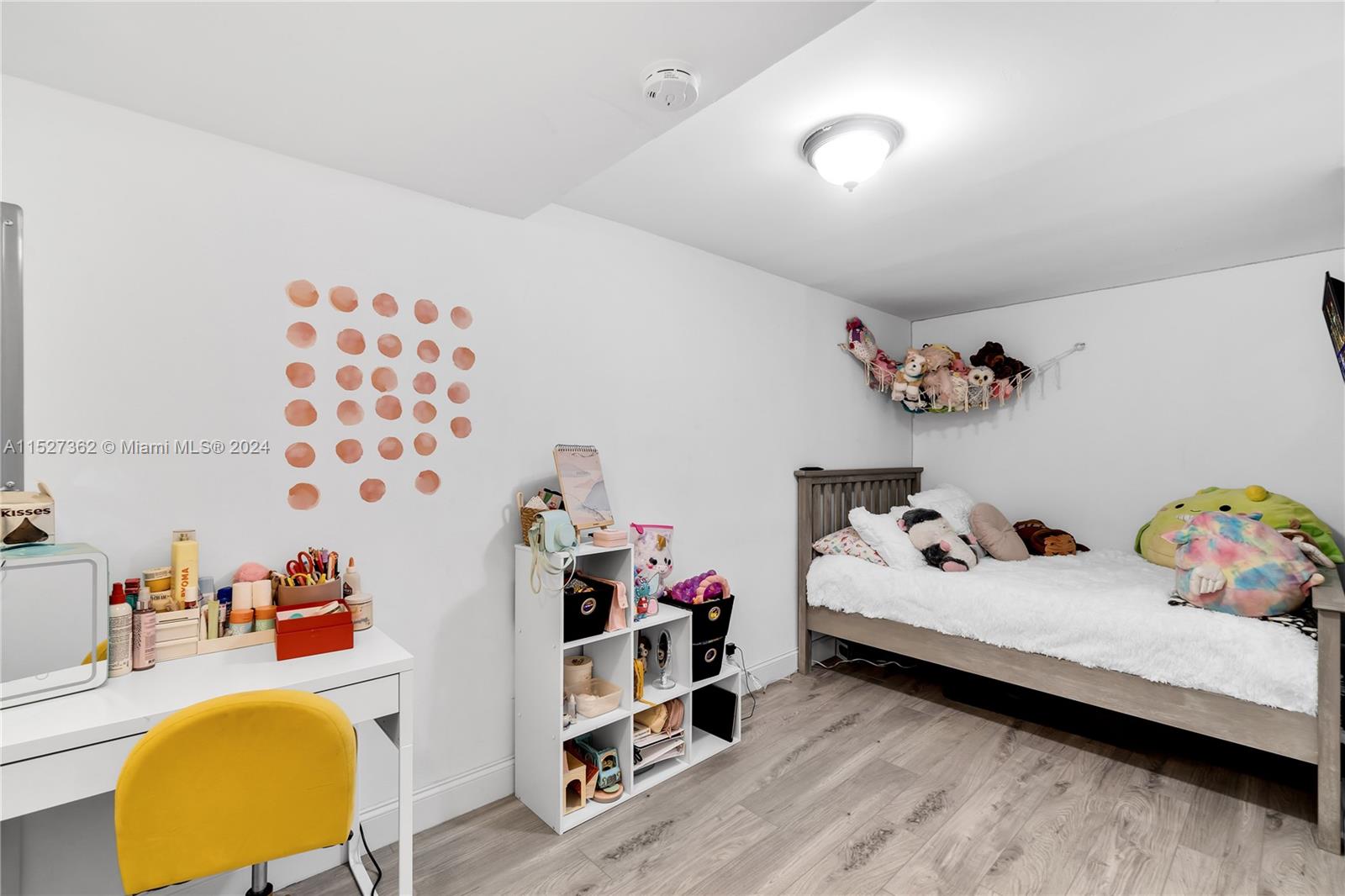 121 Crandon Blvd 256, Key Biscayne, Florida 33149, 3 Bedrooms Bedrooms, ,2 BathroomsBathrooms,Residential,For Sale,121 Crandon Blvd 256,A11527362
