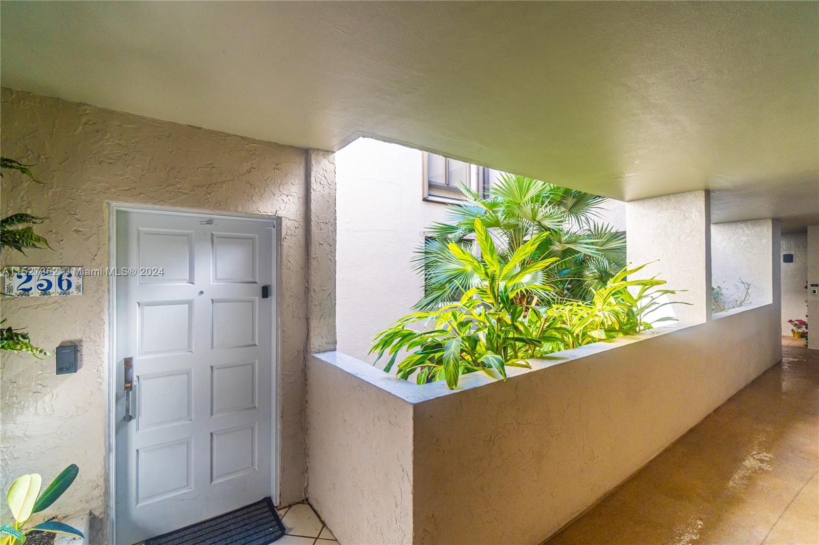 121 Crandon Blvd 256, Key Biscayne, Florida 33149, 3 Bedrooms Bedrooms, ,2 BathroomsBathrooms,Residential,For Sale,121 Crandon Blvd 256,A11527362