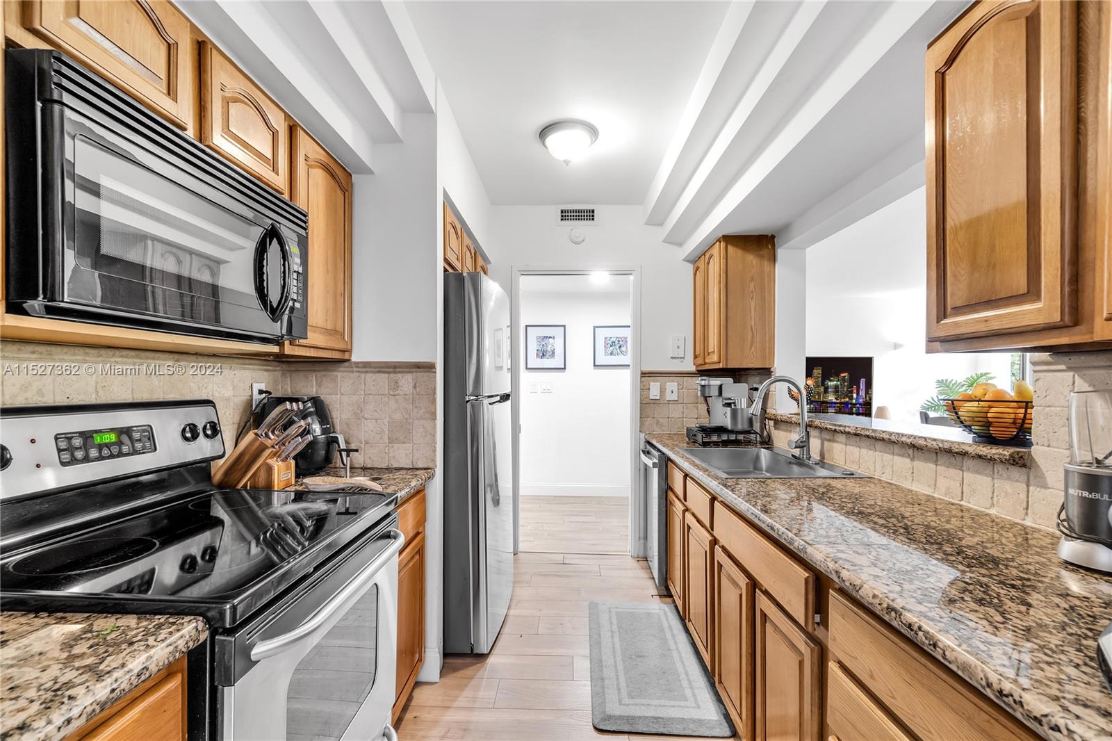 121 Crandon Blvd 256, Key Biscayne, Florida 33149, 3 Bedrooms Bedrooms, ,2 BathroomsBathrooms,Residential,For Sale,121 Crandon Blvd 256,A11527362