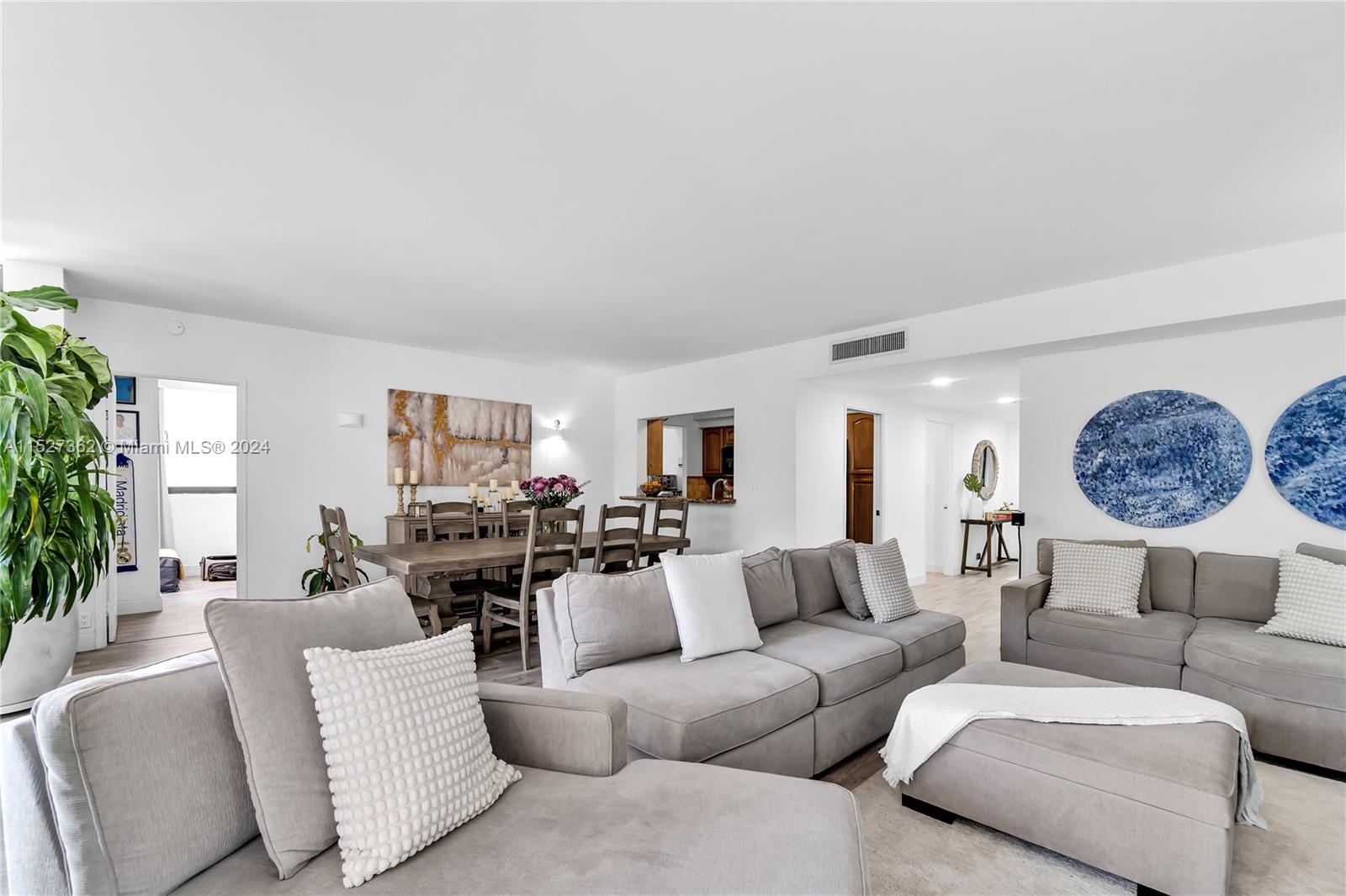 121 Crandon Blvd 256, Key Biscayne, Florida 33149, 3 Bedrooms Bedrooms, ,2 BathroomsBathrooms,Residential,For Sale,121 Crandon Blvd 256,A11527362