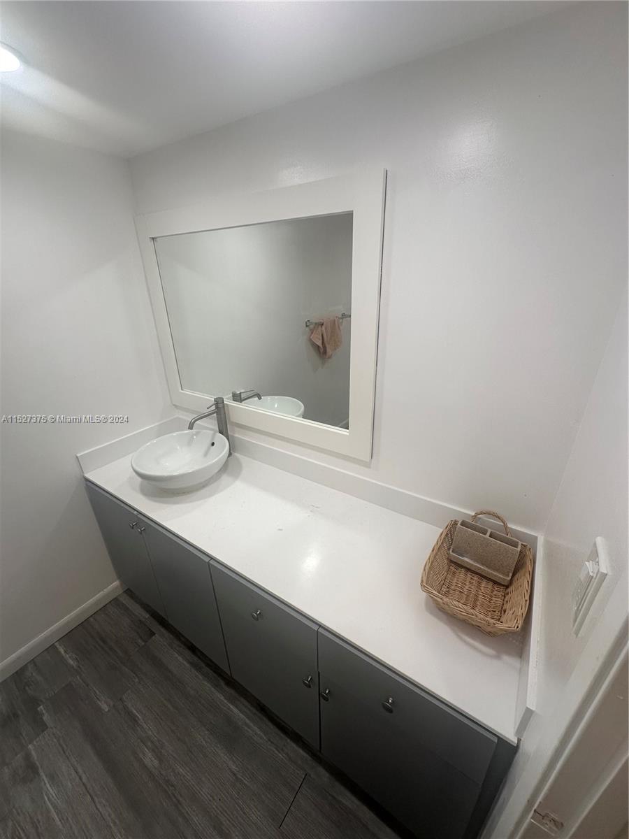 Miami, Florida 33179, 2 Bedrooms Bedrooms, ,2 BathroomsBathrooms,Residential,For Sale,A11527375