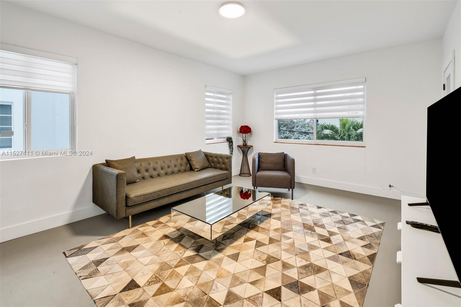 815 W 39th St, Miami Beach, Florida 33140, ,Residentialincome,For Sale,815 W 39th St,A11527411