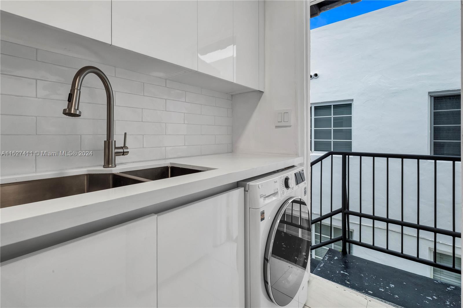 815 W 39th St, Miami Beach, Florida 33140, ,Residentialincome,For Sale,815 W 39th St,A11527411
