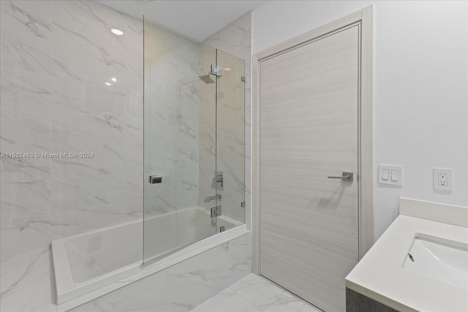801 S Miami Ave 5209, Miami, Florida 33130, 3 Bedrooms Bedrooms, ,3 BathroomsBathrooms,Residential,For Sale,801 S Miami Ave 5209,A11527463