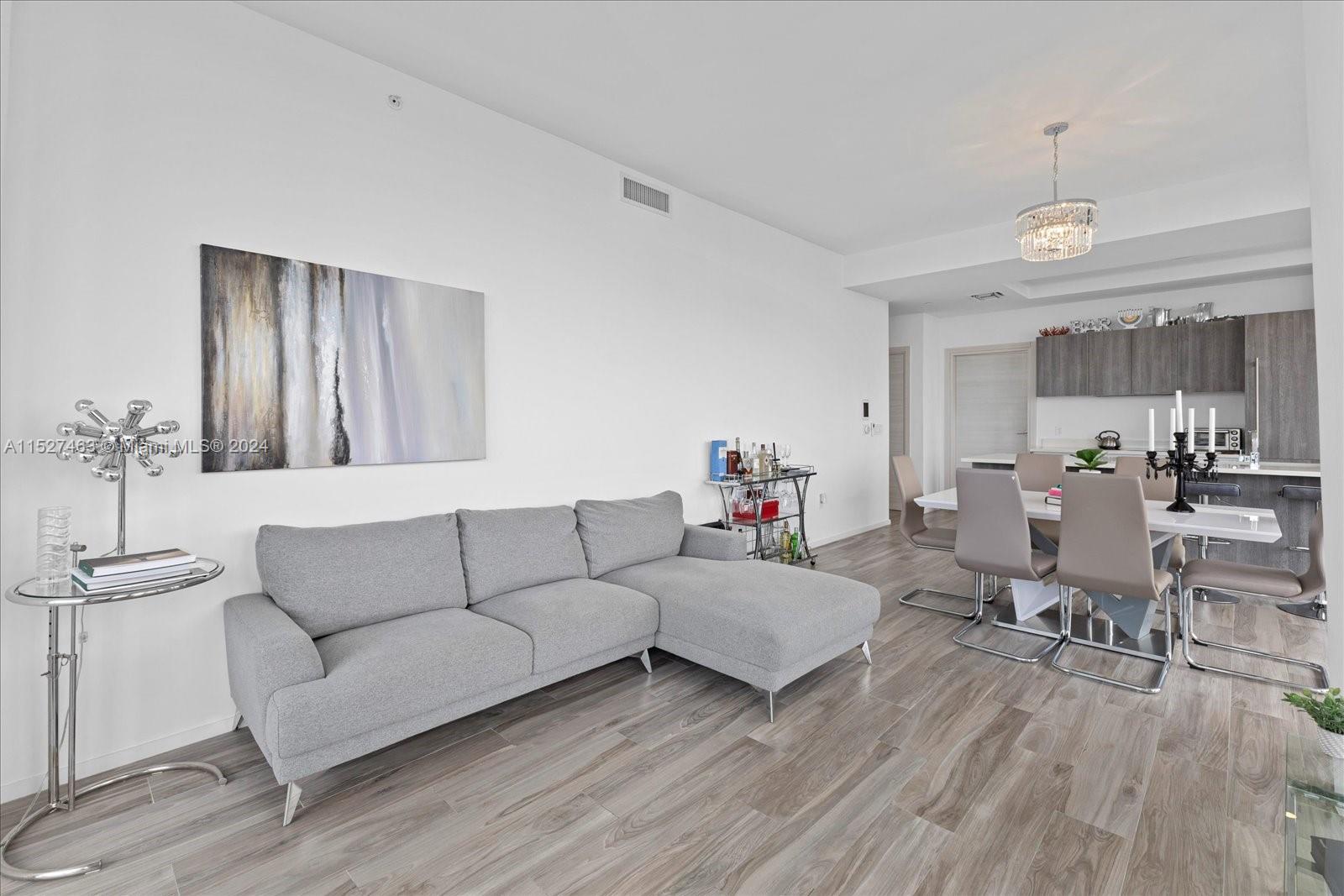 801 S Miami Ave 5209, Miami, Florida 33130, 3 Bedrooms Bedrooms, ,3 BathroomsBathrooms,Residential,For Sale,801 S Miami Ave 5209,A11527463