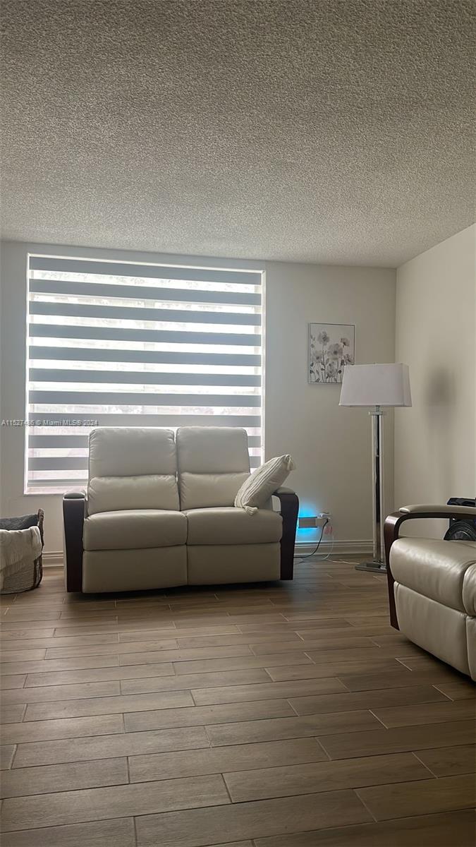 3690 Inverrary Dr 1Z, Lauderhill, Florida 33319, 2 Bedrooms Bedrooms, ,2 BathroomsBathrooms,Residential,For Sale,3690 Inverrary Dr 1Z,A11527486