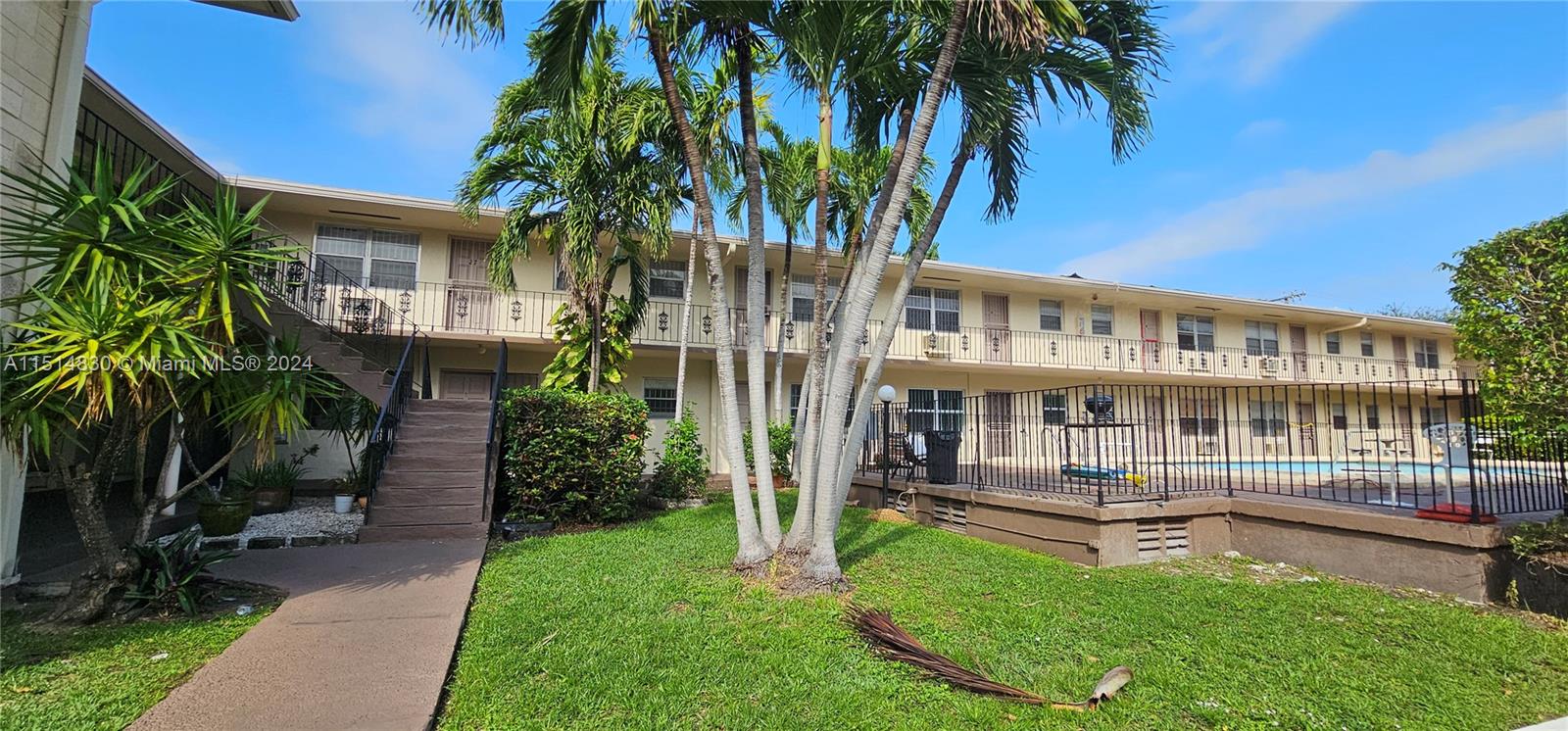 1725 NE 116th Rd 1, North Miami, Florida 33181, 2 Bedrooms Bedrooms, ,2 BathroomsBathrooms,Residential,For Sale,1725 NE 116th Rd 1,A11514830