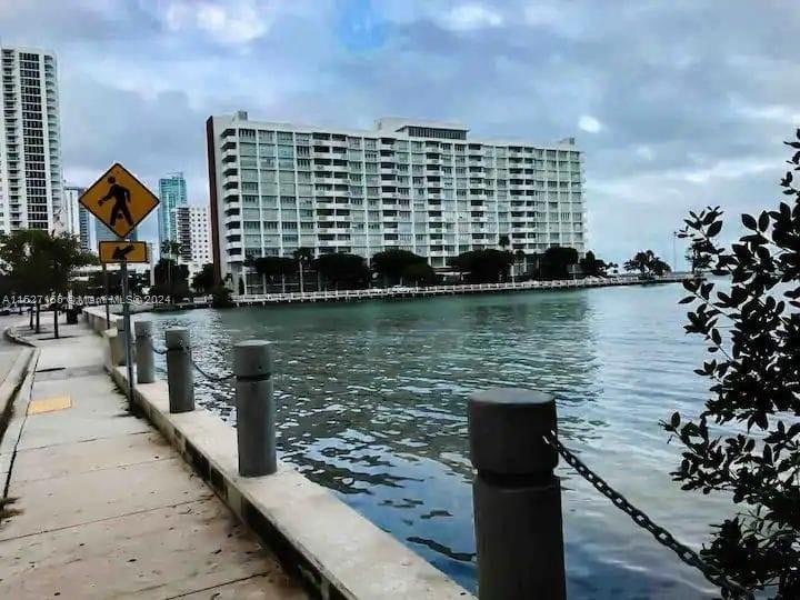 1717 N Bayshore Dr A-2741, Miami, Florida 33132, 3 Bedrooms Bedrooms, ,2 BathroomsBathrooms,Residentiallease,For Rent,1717 N Bayshore Dr A-2741,A11527165