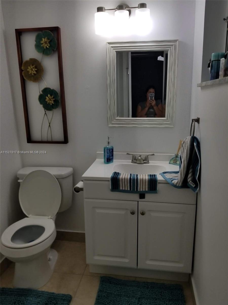 2420 SW 81st Ave 404, Davie, Florida 33324, 1 Bedroom Bedrooms, ,1 BathroomBathrooms,Residential,For Sale,2420 SW 81st Ave 404,A11527817