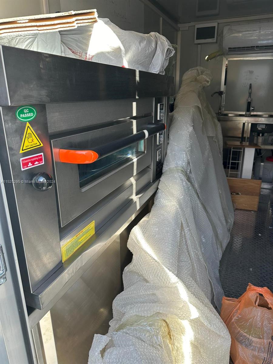FOOD TRUCK NW DORAL, Doral, Florida 33178, ,Commercialsale,For Sale,FOOD TRUCK NW DORAL,A11525295