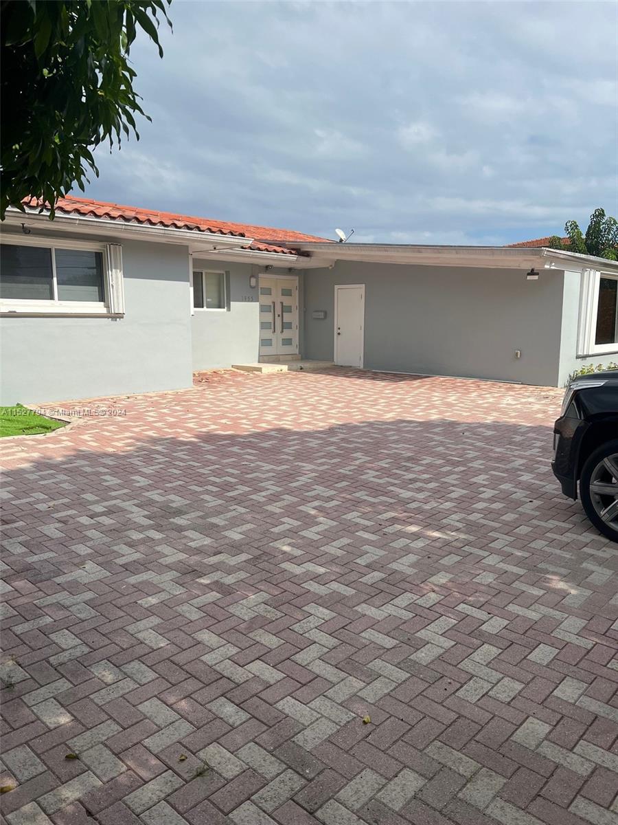 1955 NE 119th Rd, North Miami, Florida 33181, 4 Bedrooms Bedrooms, ,4 BathroomsBathrooms,Residentiallease,For Rent,1955 NE 119th Rd,A11527794