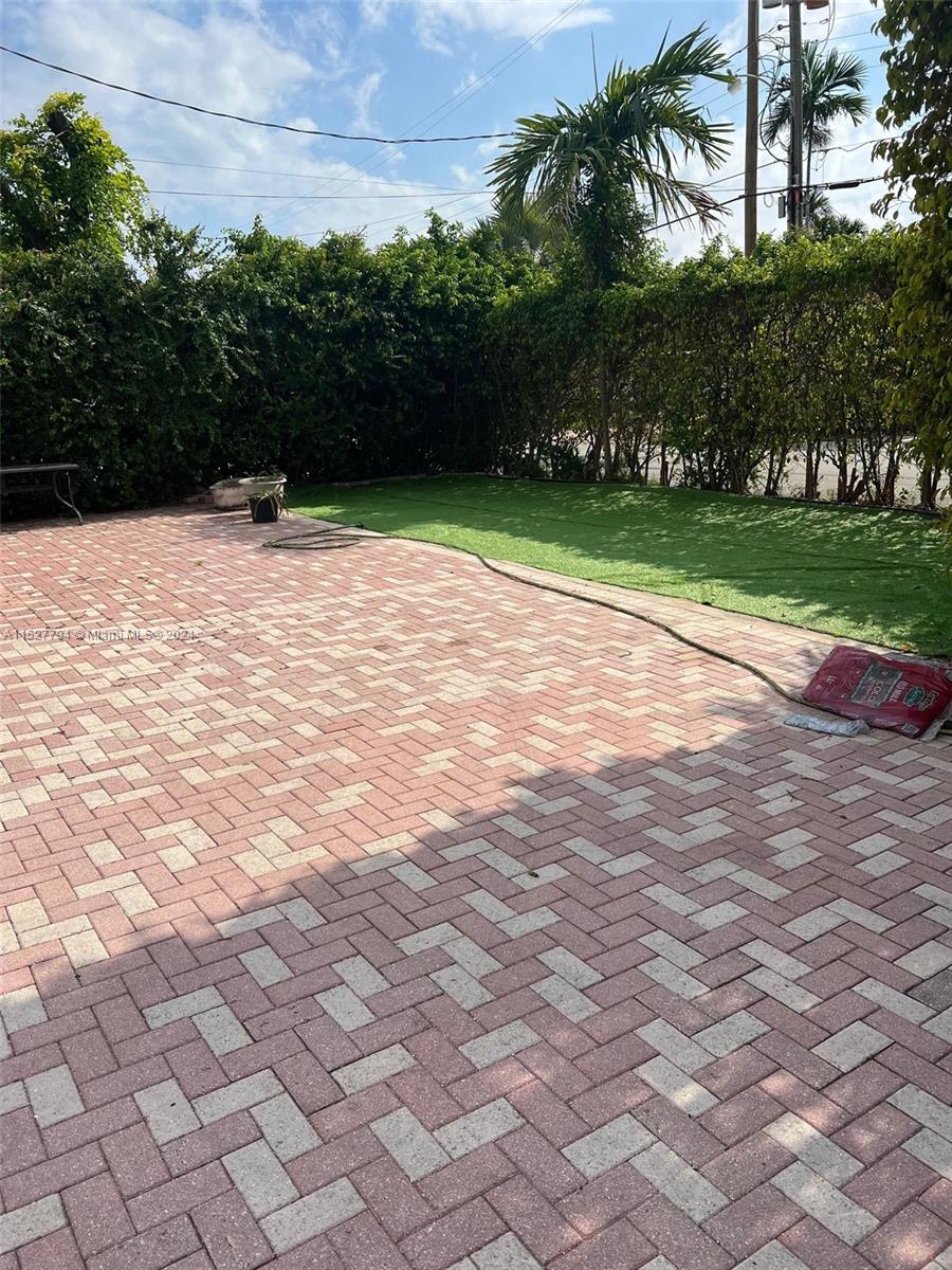 1955 NE 119th Rd, North Miami, Florida 33181, 4 Bedrooms Bedrooms, ,4 BathroomsBathrooms,Residentiallease,For Rent,1955 NE 119th Rd,A11527794