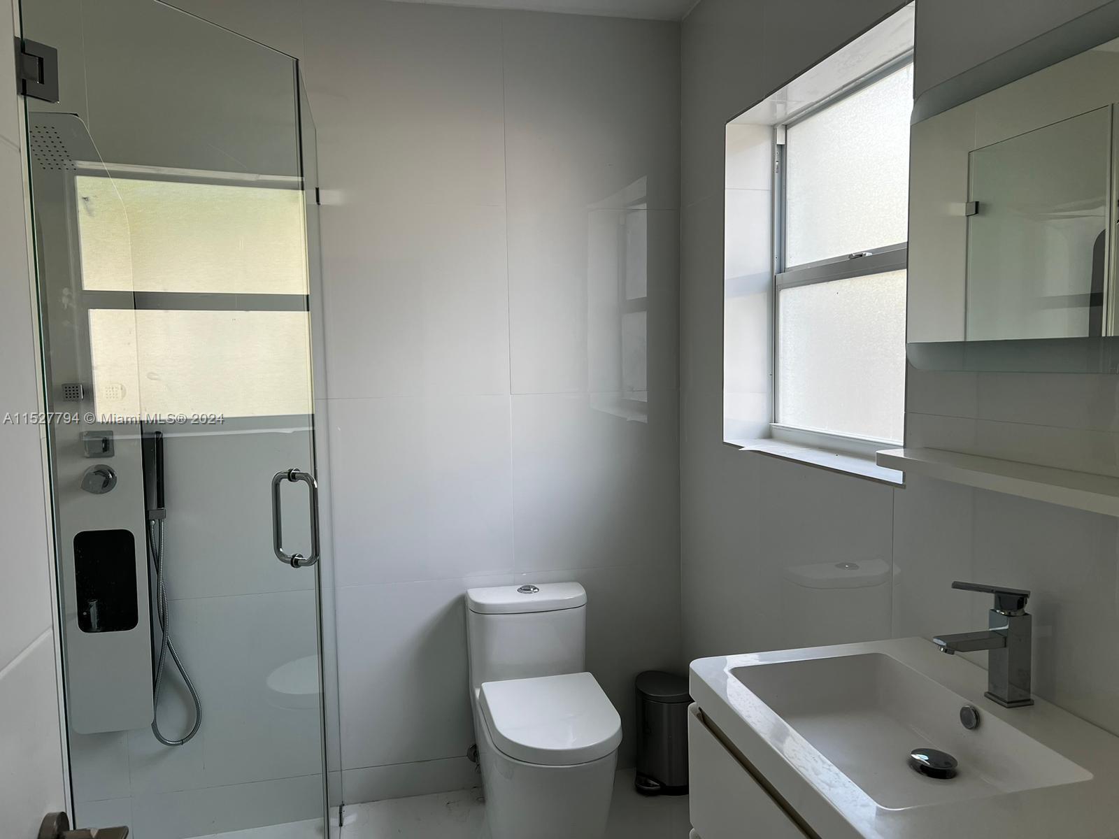 1955 NE 119th Rd, North Miami, Florida 33181, 4 Bedrooms Bedrooms, ,4 BathroomsBathrooms,Residentiallease,For Rent,1955 NE 119th Rd,A11527794
