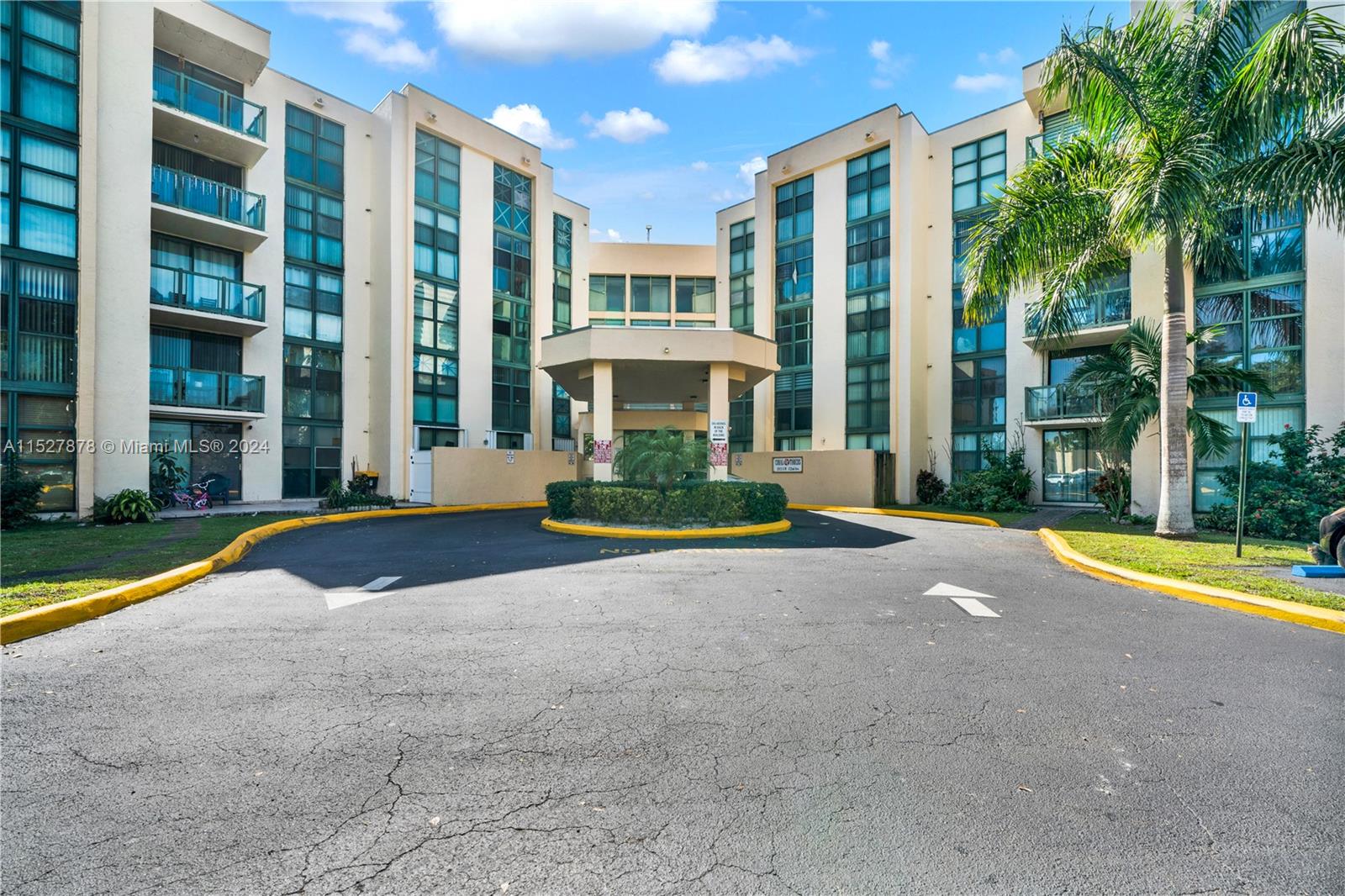 2075 SW 122nd Ave #530 For Sale A11527878, FL