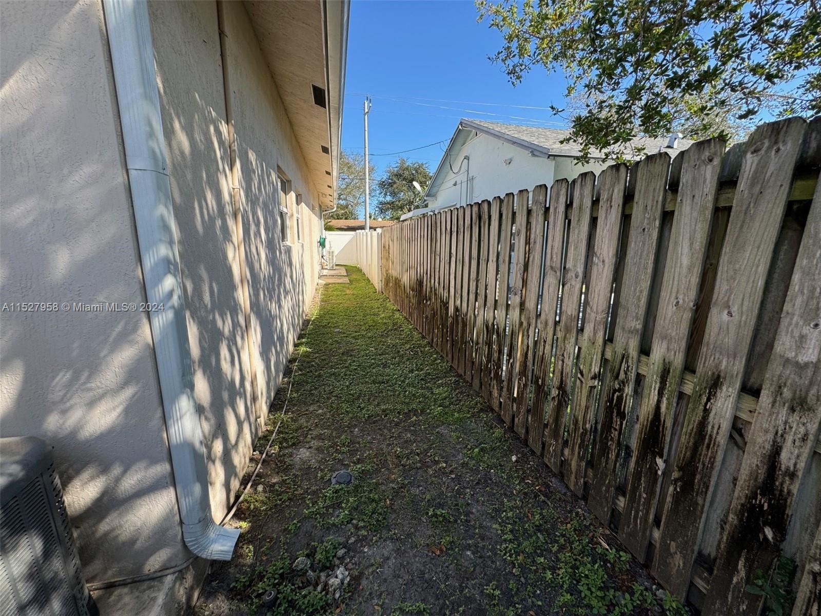 350 SW 2nd Ave 350, Dania Beach, Florida 33004, 3 Bedrooms Bedrooms, ,2 BathroomsBathrooms,Residentiallease,For Rent,350 SW 2nd Ave 350,A11527958