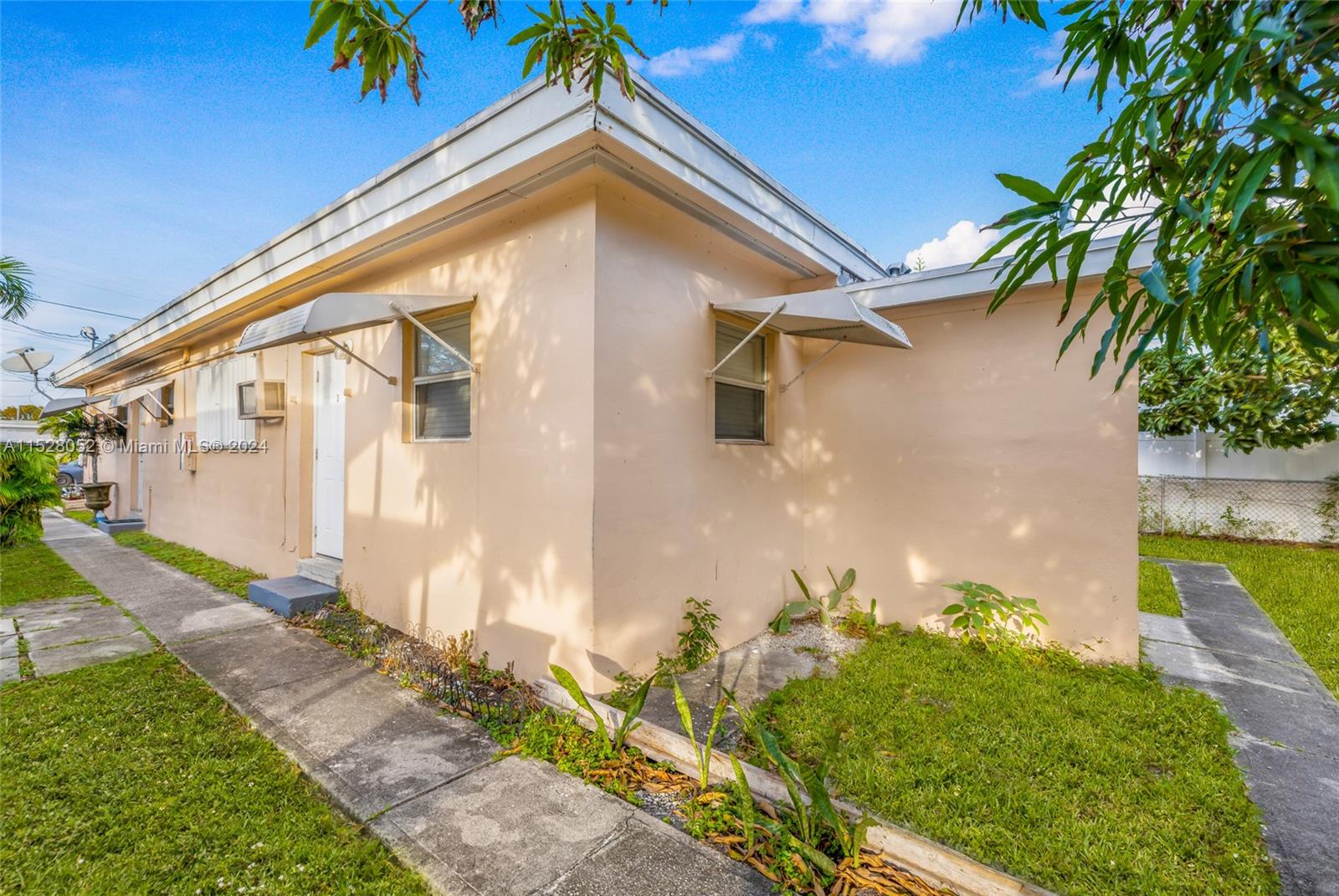 326 NE 6th St, Hallandale Beach, Florida 33009, ,Residentialincome,For Sale,326 NE 6th St,A11528052