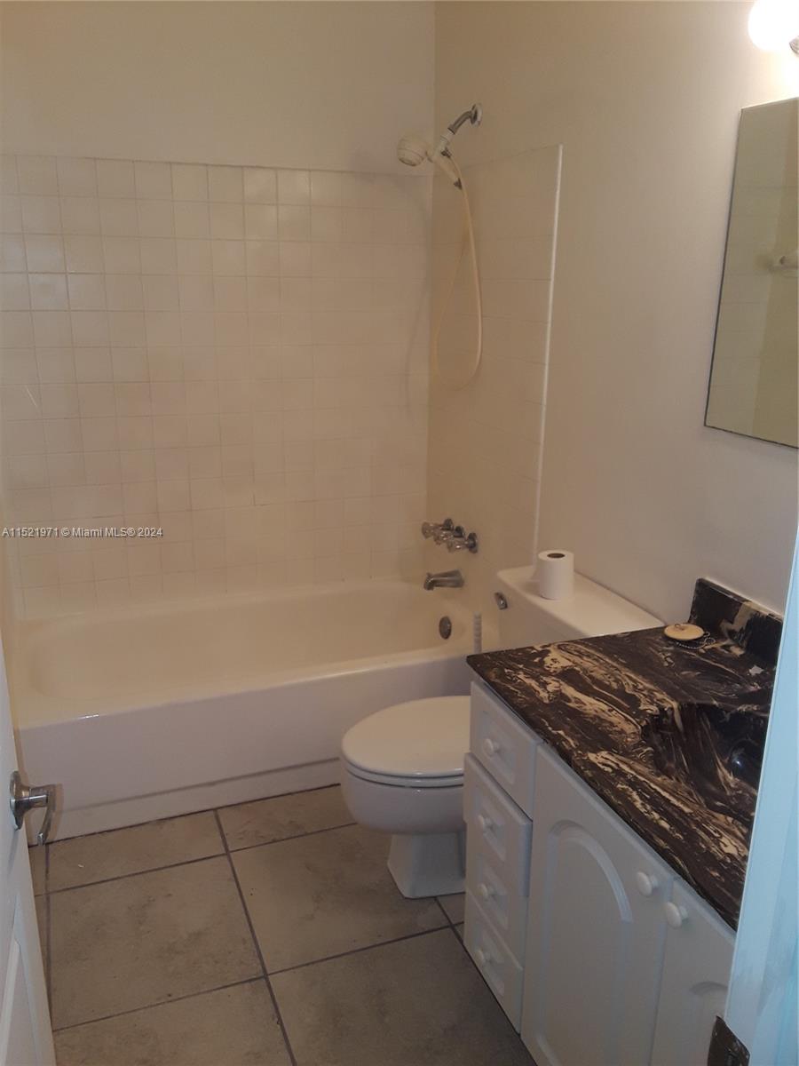8267 SW 128th St 105, Pinecrest, Florida 33156, 1 Bedroom Bedrooms, ,1 BathroomBathrooms,Residentiallease,For Rent,8267 SW 128th St 105,A11521971