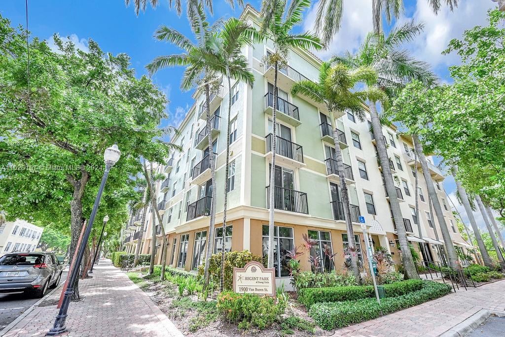 1900 Van Buren St 311B, Hollywood, Florida 33020, 1 Bedroom Bedrooms, ,1 BathroomBathrooms,Residential,For Sale,1900 Van Buren St 311B,A11528157