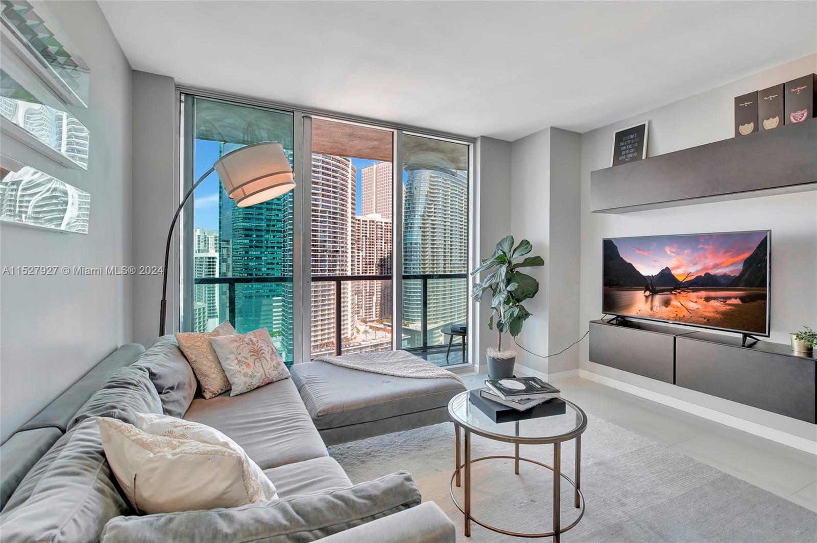 500 Brickell Ave 3505, Miami, Florida 33131, 2 Bedrooms Bedrooms, ,2 BathroomsBathrooms,Residential,For Sale,500 Brickell Ave 3505,A11527927
