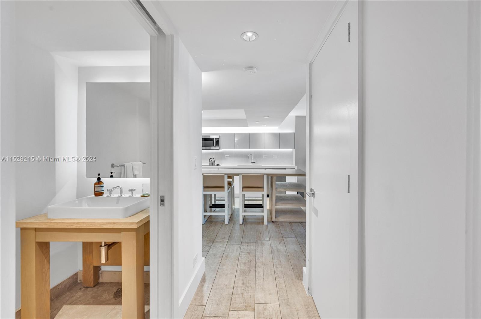 102 24th St 1113, Miami Beach, Florida 33139, 1 Bedroom Bedrooms, ,1 BathroomBathrooms,Residential,For Sale,102 24th St 1113,A11528215