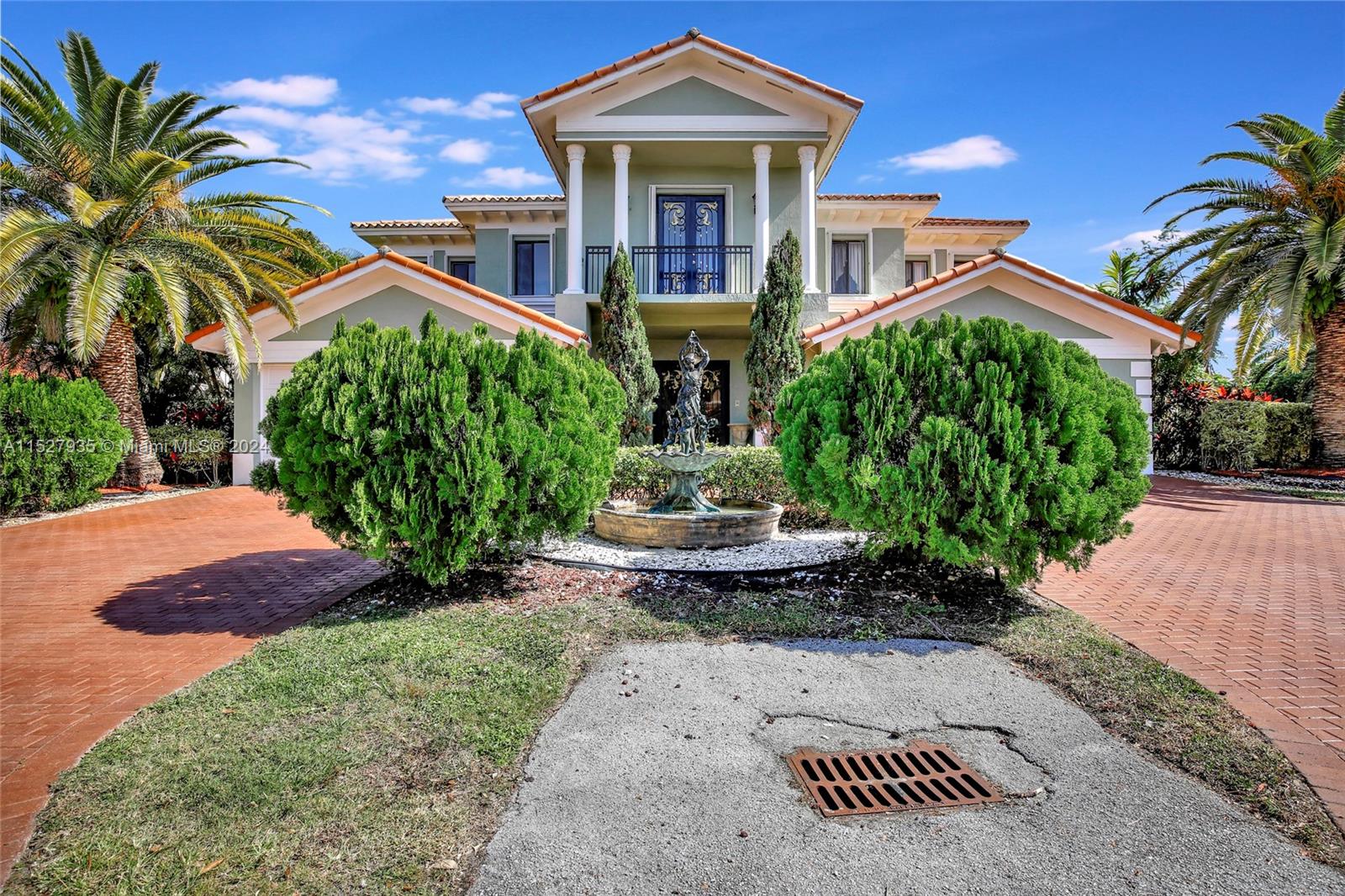 19365 SW 78th Pl, Cutler Bay, Florida 33157, 6 Bedrooms Bedrooms, ,5 BathroomsBathrooms,Residential,For Sale,19365 SW 78th Pl,A11527935