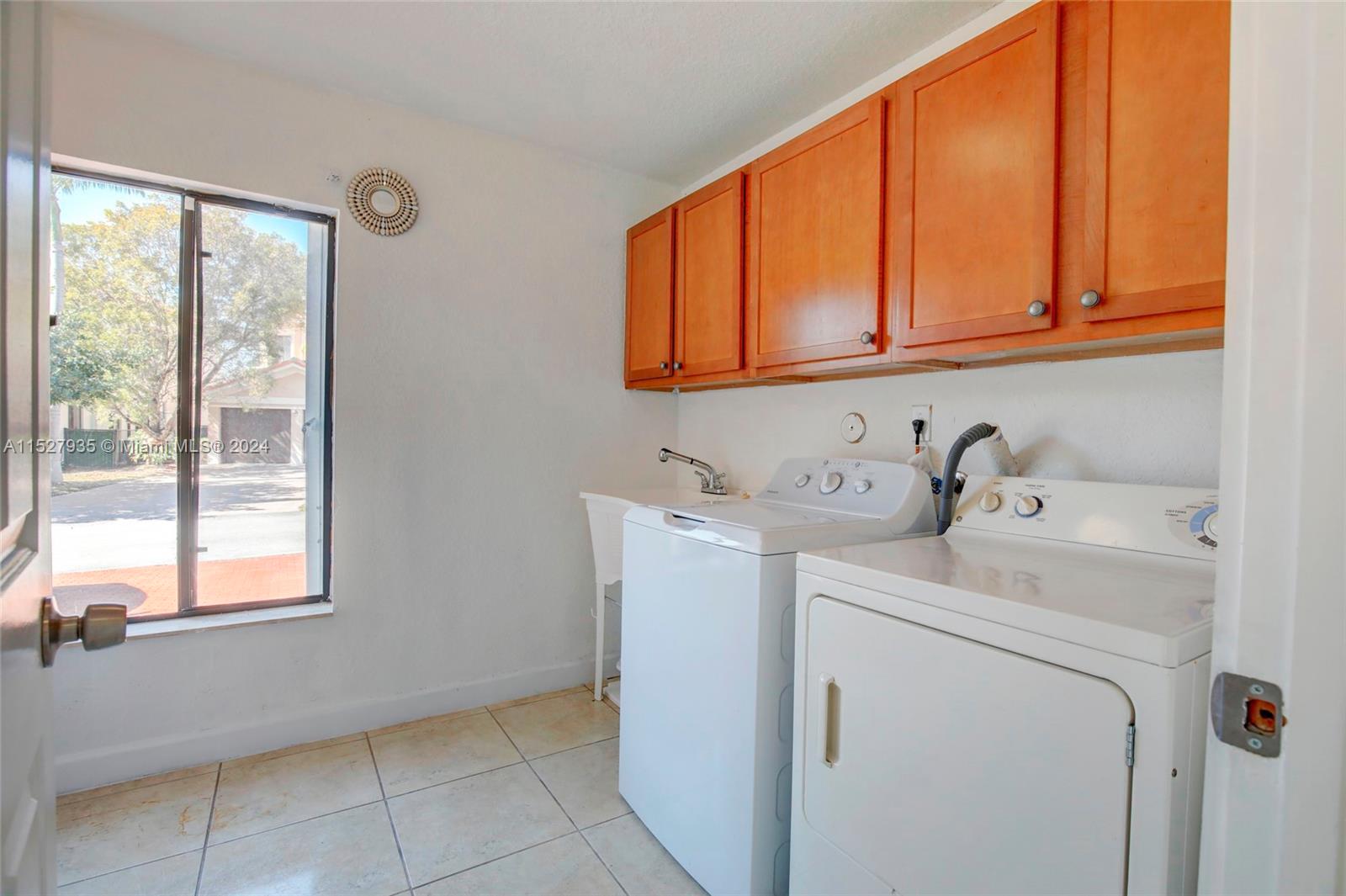 19365 SW 78th Pl, Cutler Bay, Florida 33157, 6 Bedrooms Bedrooms, ,5 BathroomsBathrooms,Residential,For Sale,19365 SW 78th Pl,A11527935