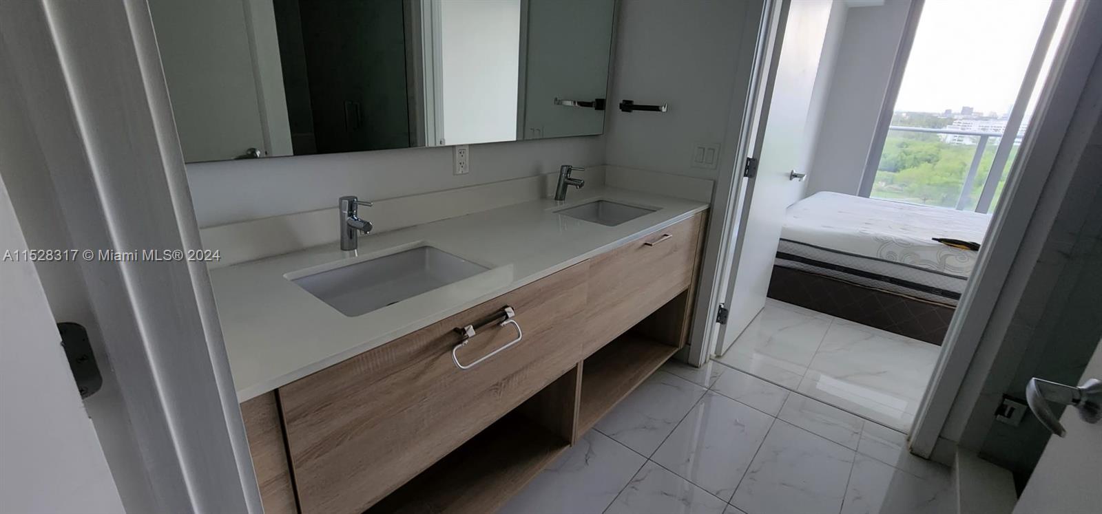 16385 Biscayne Blvd 1106, North Miami Beach, Florida 33160, 2 Bedrooms Bedrooms, ,2 BathroomsBathrooms,Residential,For Sale,16385 Biscayne Blvd 1106,A11528317