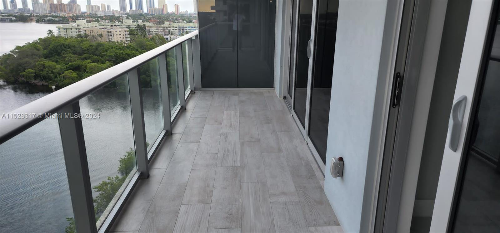 16385 Biscayne Blvd 1106, North Miami Beach, Florida 33160, 2 Bedrooms Bedrooms, ,2 BathroomsBathrooms,Residential,For Sale,16385 Biscayne Blvd 1106,A11528317