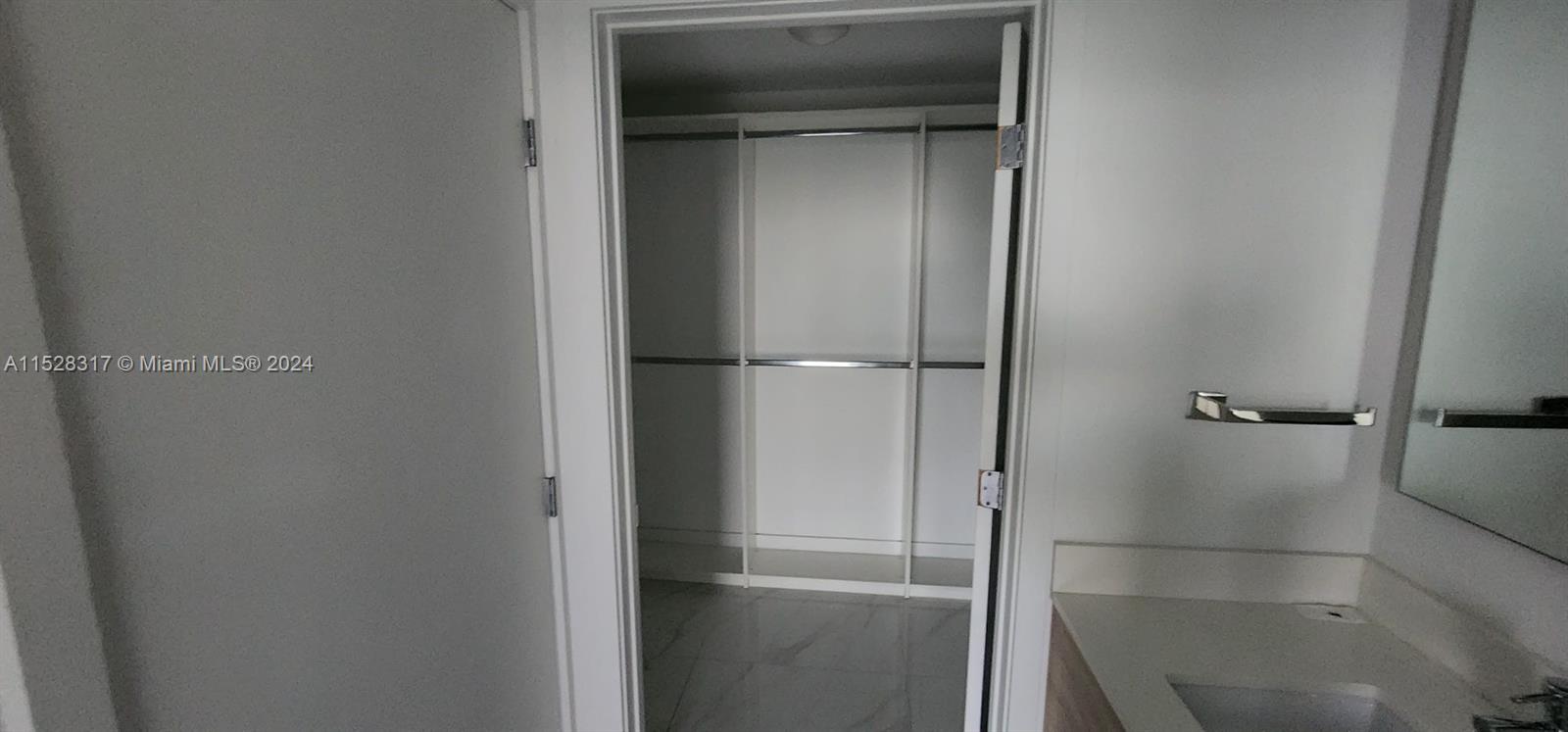 16385 Biscayne Blvd 1106, North Miami Beach, Florida 33160, 2 Bedrooms Bedrooms, ,2 BathroomsBathrooms,Residential,For Sale,16385 Biscayne Blvd 1106,A11528317