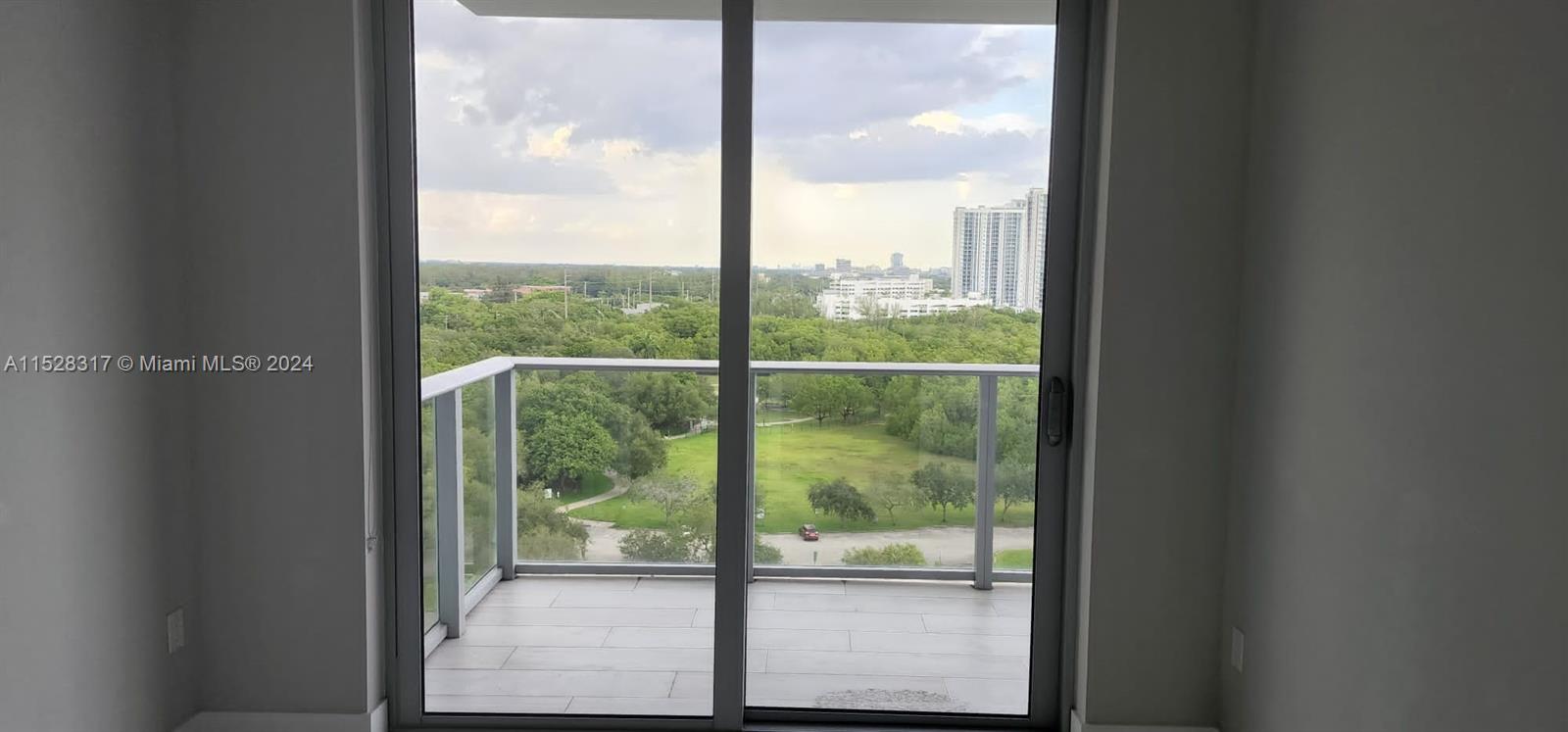 16385 Biscayne Blvd 1106, North Miami Beach, Florida 33160, 2 Bedrooms Bedrooms, ,2 BathroomsBathrooms,Residential,For Sale,16385 Biscayne Blvd 1106,A11528317
