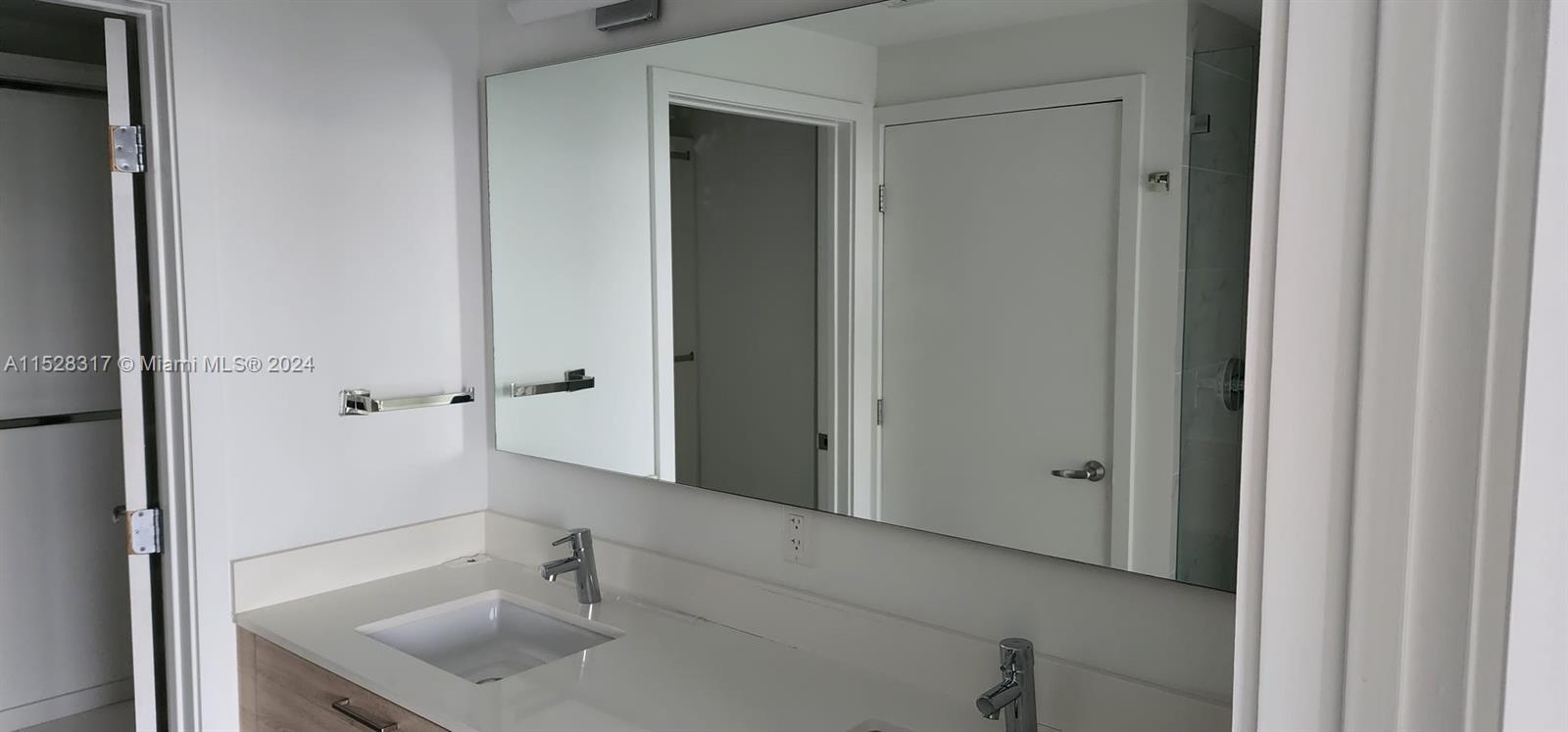 16385 Biscayne Blvd 1106, North Miami Beach, Florida 33160, 2 Bedrooms Bedrooms, ,2 BathroomsBathrooms,Residential,For Sale,16385 Biscayne Blvd 1106,A11528317