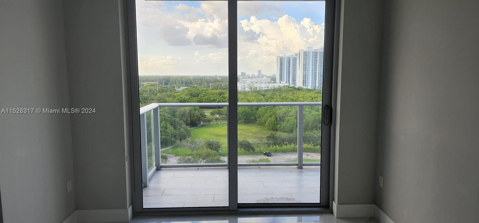 16385 Biscayne Blvd 1106, North Miami Beach, Florida 33160, 2 Bedrooms Bedrooms, ,2 BathroomsBathrooms,Residential,For Sale,16385 Biscayne Blvd 1106,A11528317