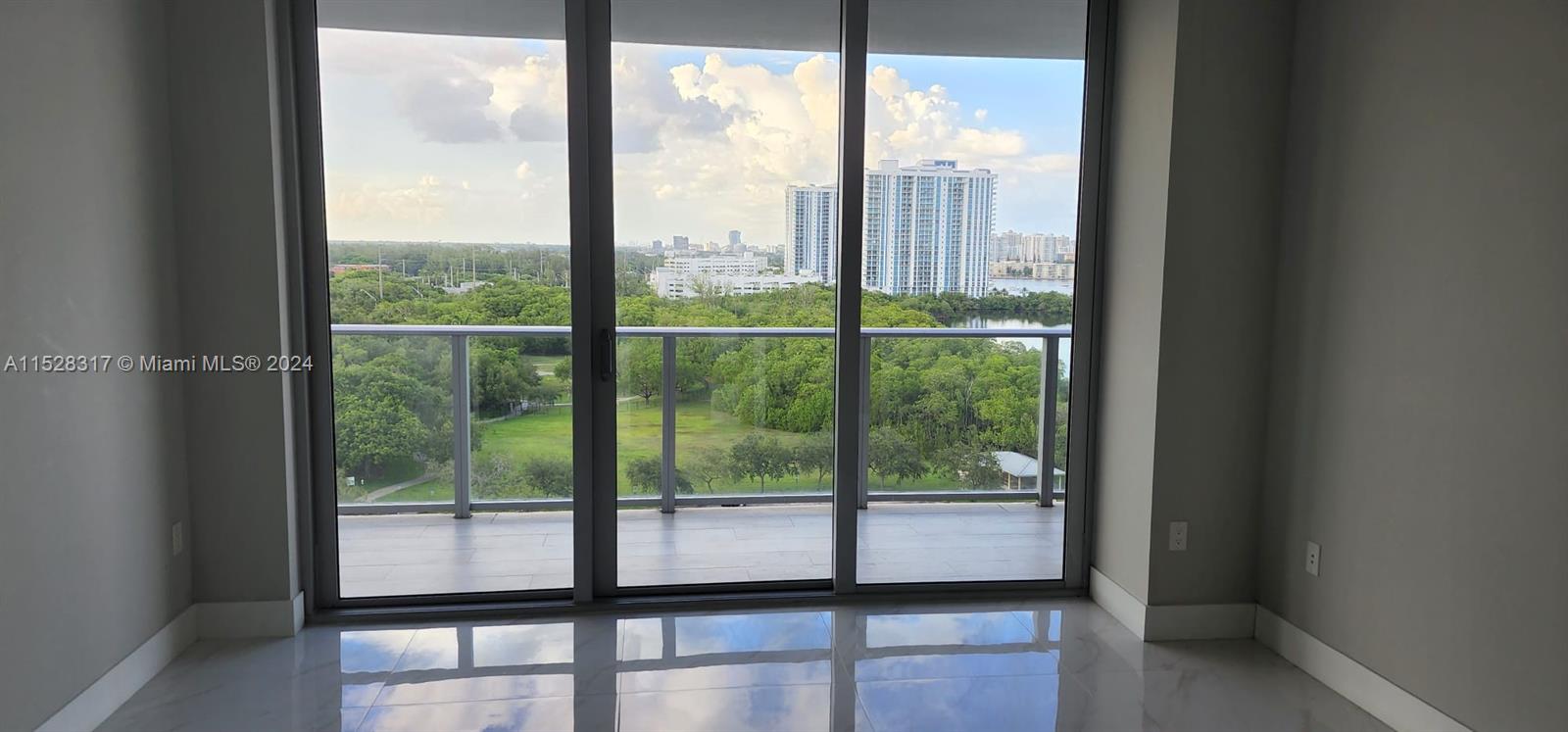 16385 Biscayne Blvd 1106, North Miami Beach, Florida 33160, 2 Bedrooms Bedrooms, ,2 BathroomsBathrooms,Residential,For Sale,16385 Biscayne Blvd 1106,A11528317